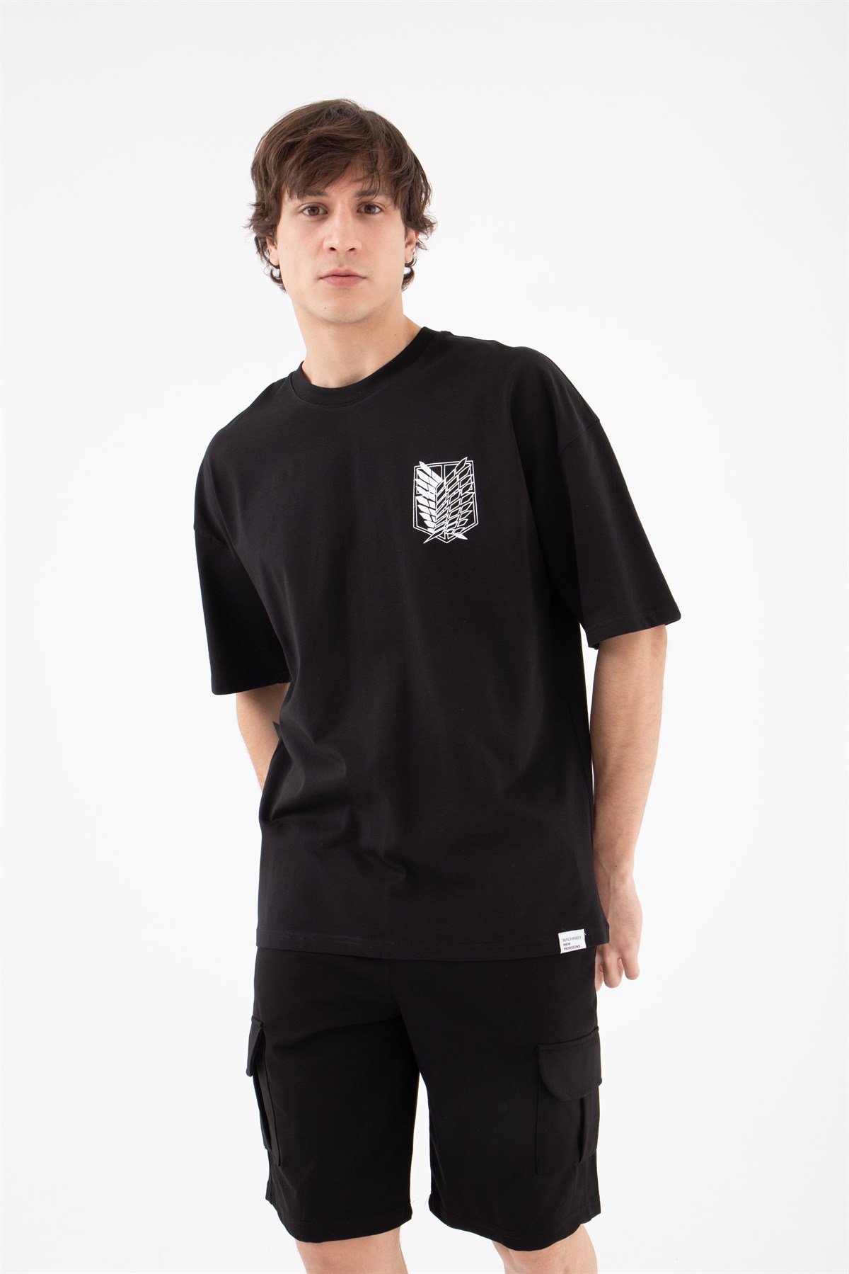 Oversize Attack On Titan Baskılı Pamuklu T-Shirt SİYAH