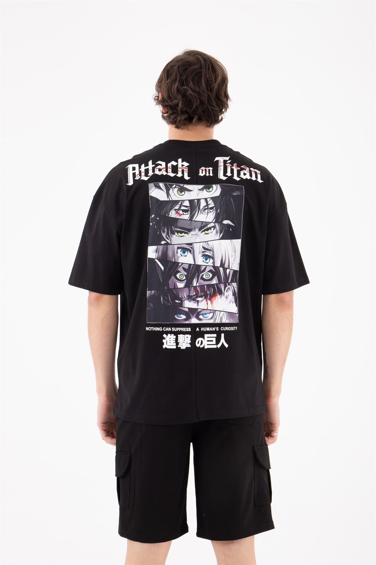 Oversize Attack On Titan Baskılı Pamuklu T-Shirt SİYAH