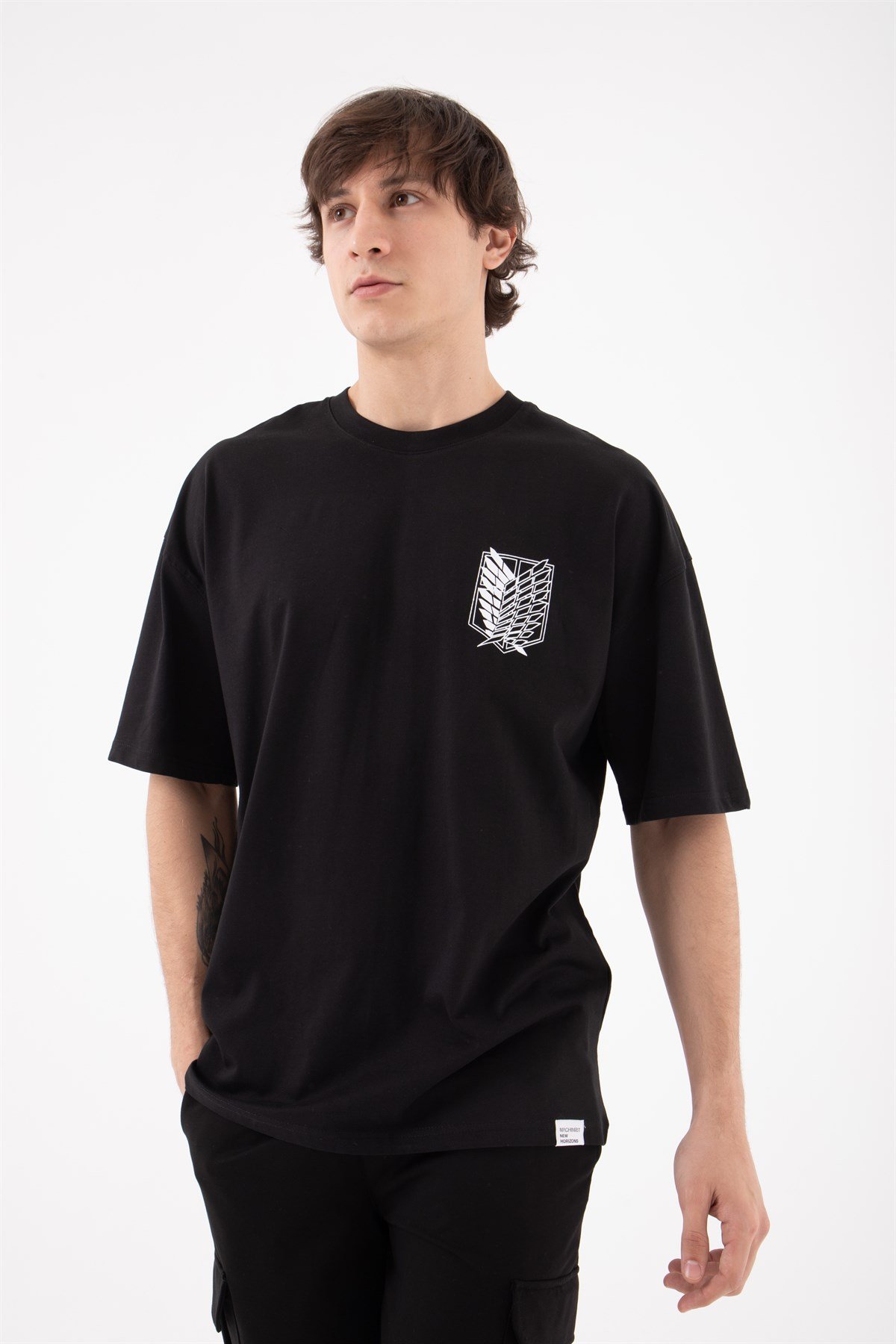 Oversize Attack On Titan Baskılı Pamuklu T-Shirt SİYAH