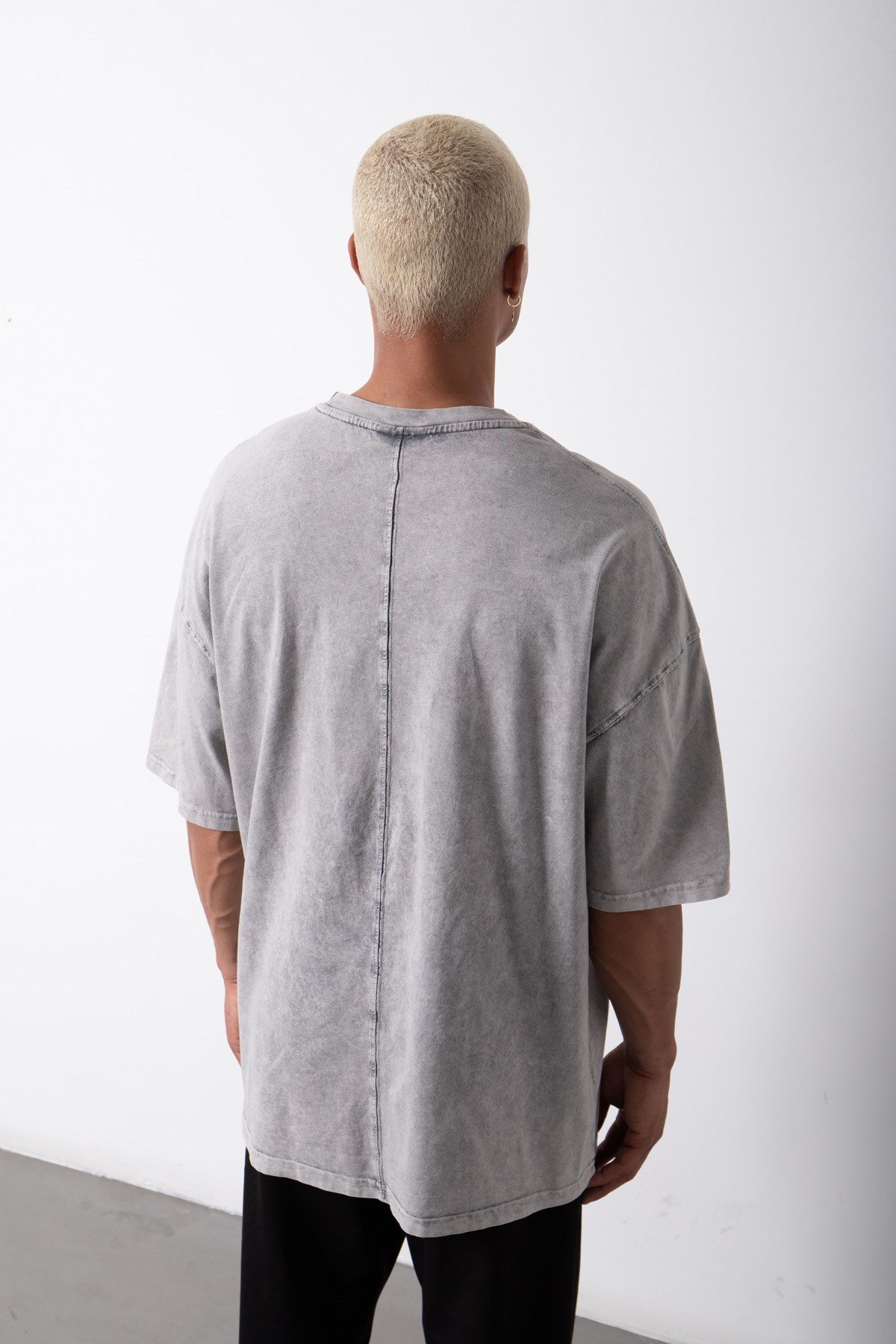 Oversize Cold World Baskılı Yıkamalı Pamuklu T-Shirt EKRU