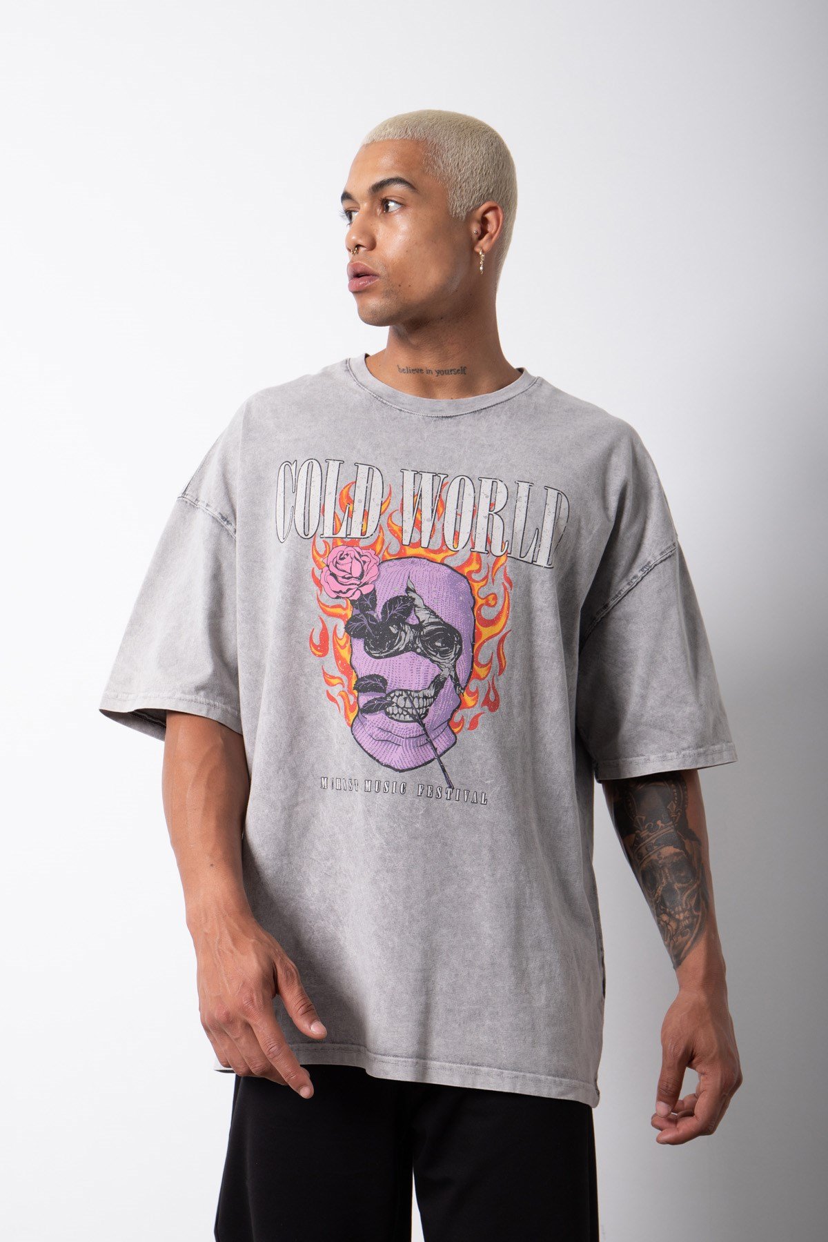 Oversize Cold World Baskılı Yıkamalı Pamuklu T-Shirt EKRU