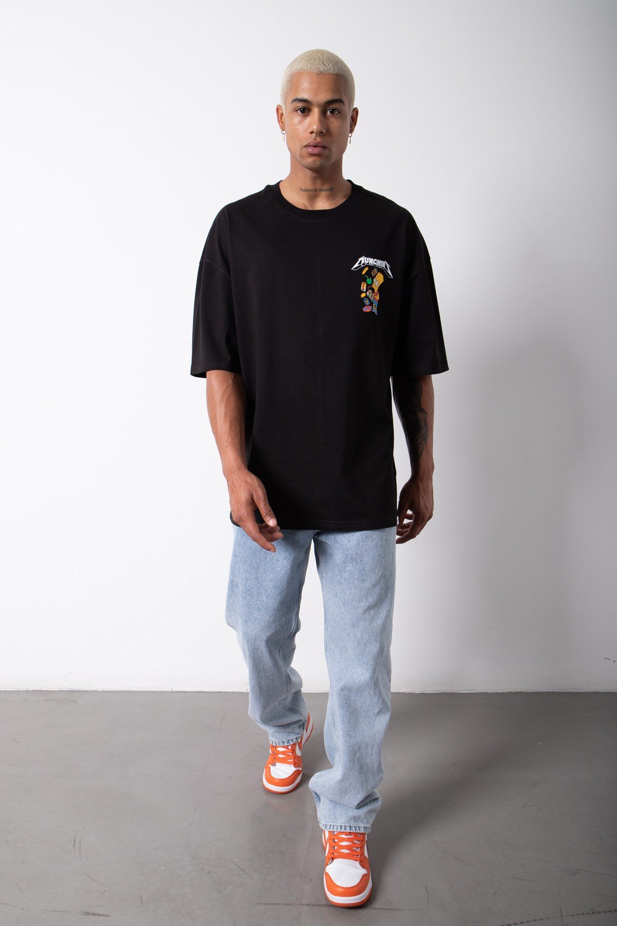 Oversize Munchies Baskılı Pamuklu T-Shirt SİYAH