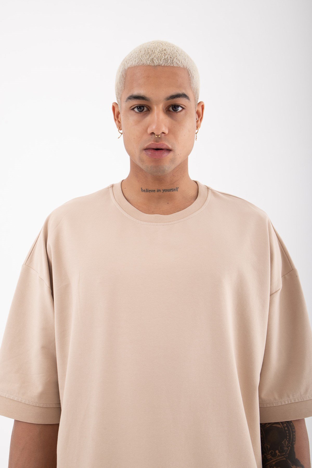 Oversize Basice Ribanalı Organik Pamuklu T-Shirt BEJ