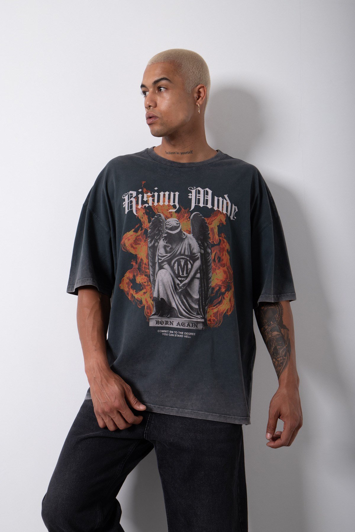 Oversize Yıkamalı Rısıng Mode Baskılı Pamuklu T-Shirt SİYAH