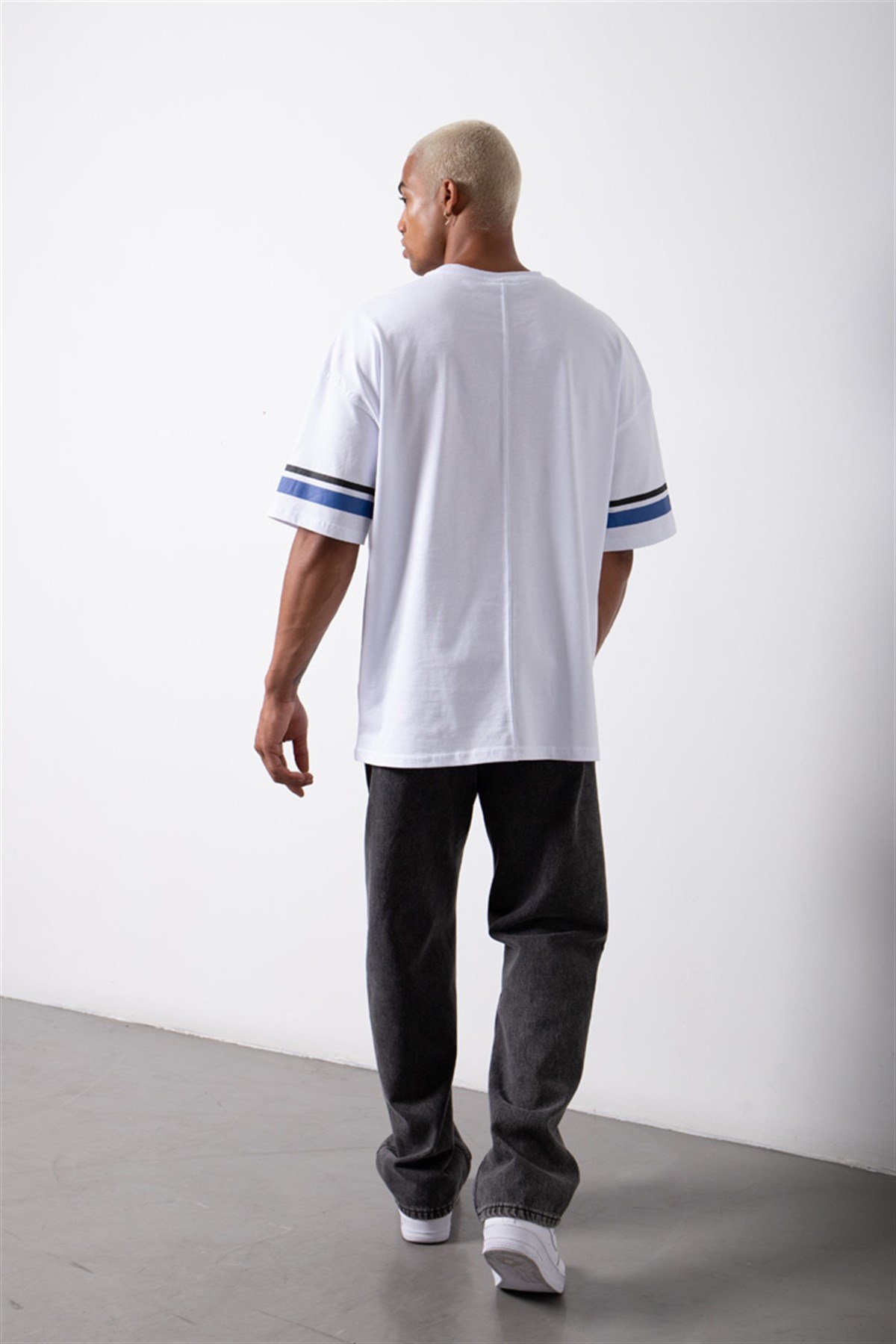 Oversize Wake The World Baskılı Pamuklu T-Shirt BEYAZ