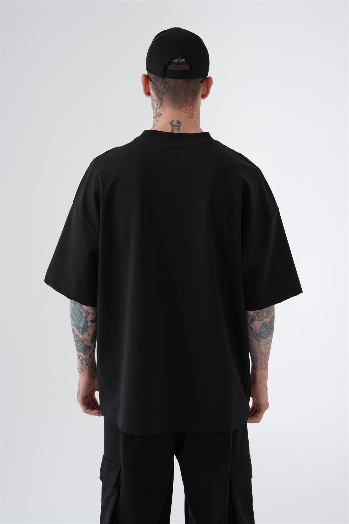 OVERSIZE CHAIN SNAKE BASKILI T-SHIRT SİYAH