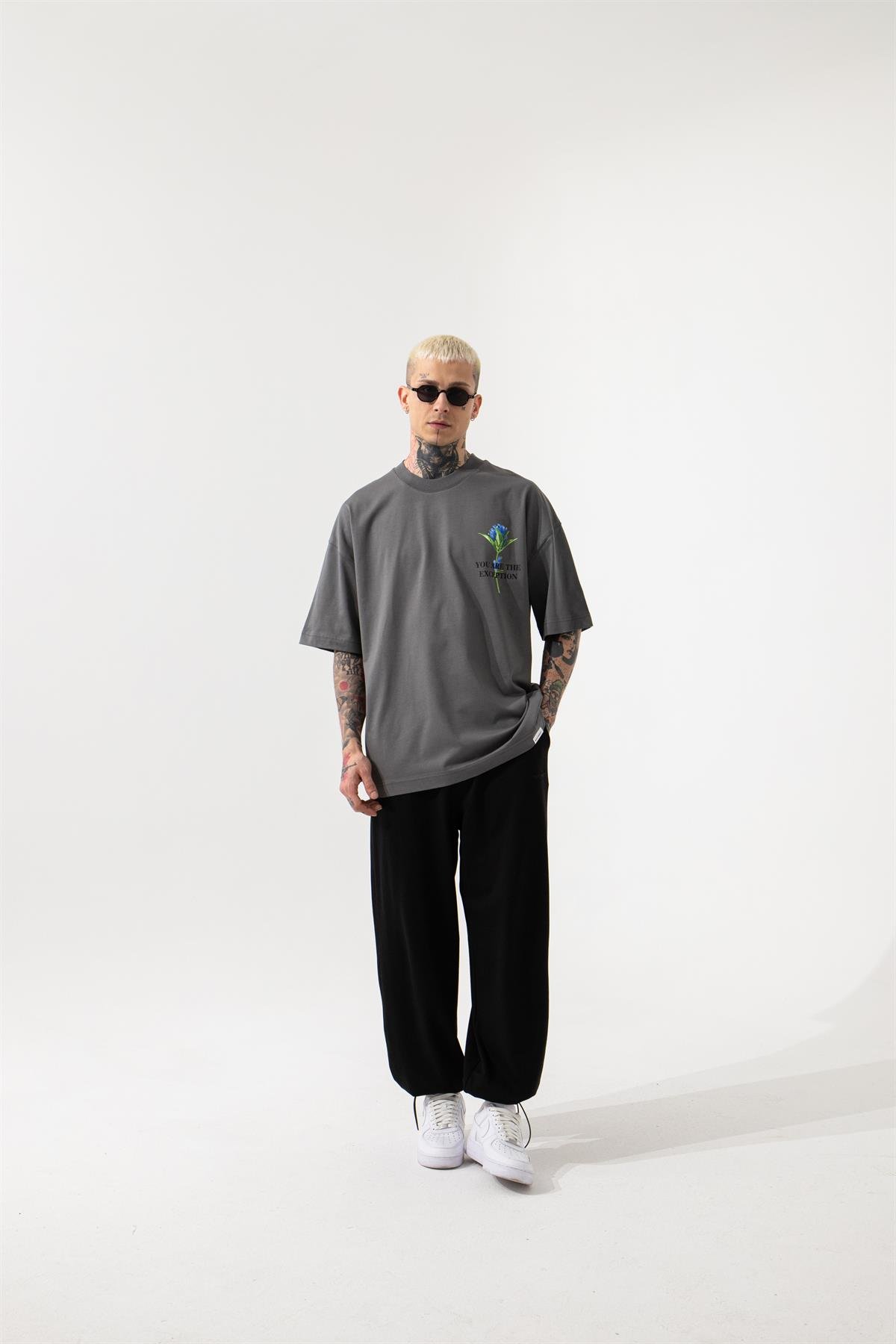 OVERSIZE EXCEPTION BASKILI PAMUKLU T-SHIRT DUMAN