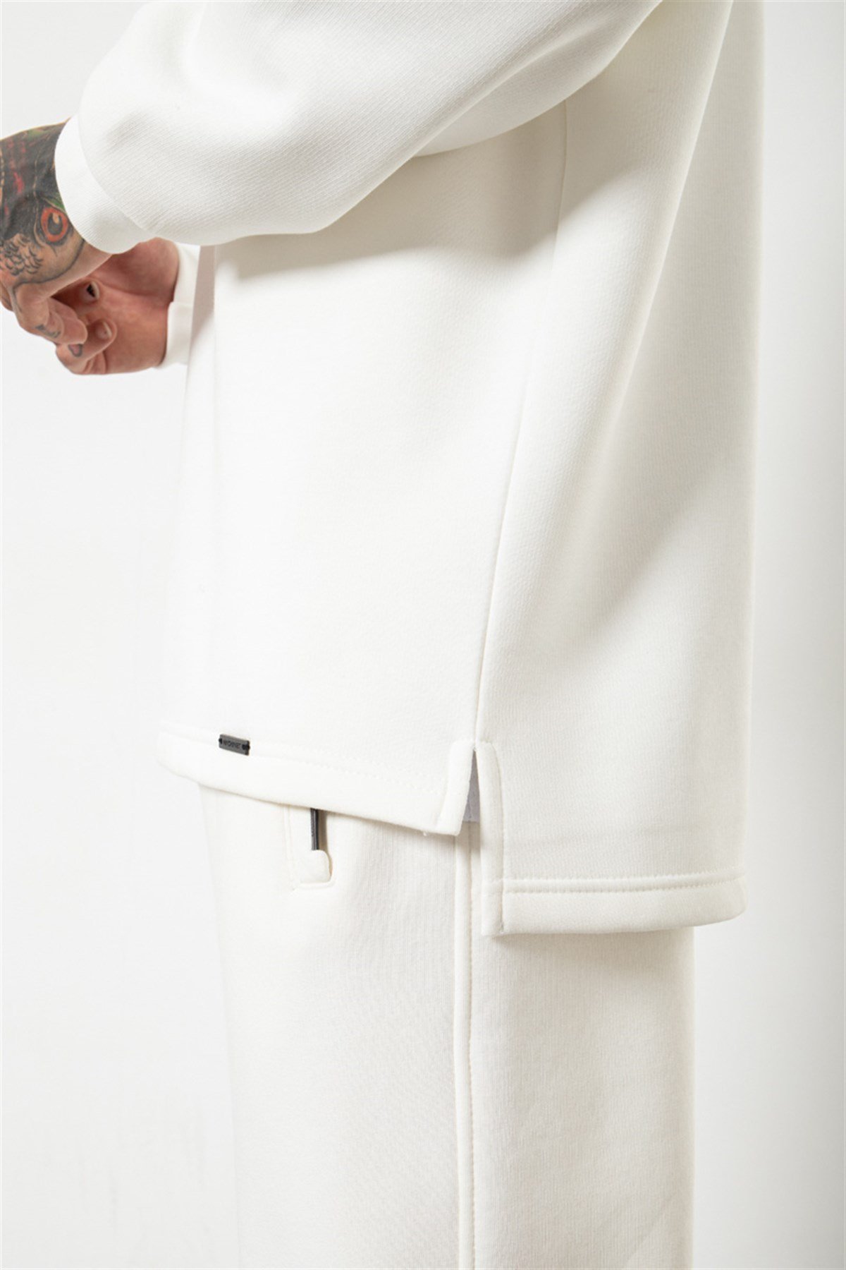Relaxed Yırtmaçlı Bisiklet Yaka Basic Sweatshirt EKRU