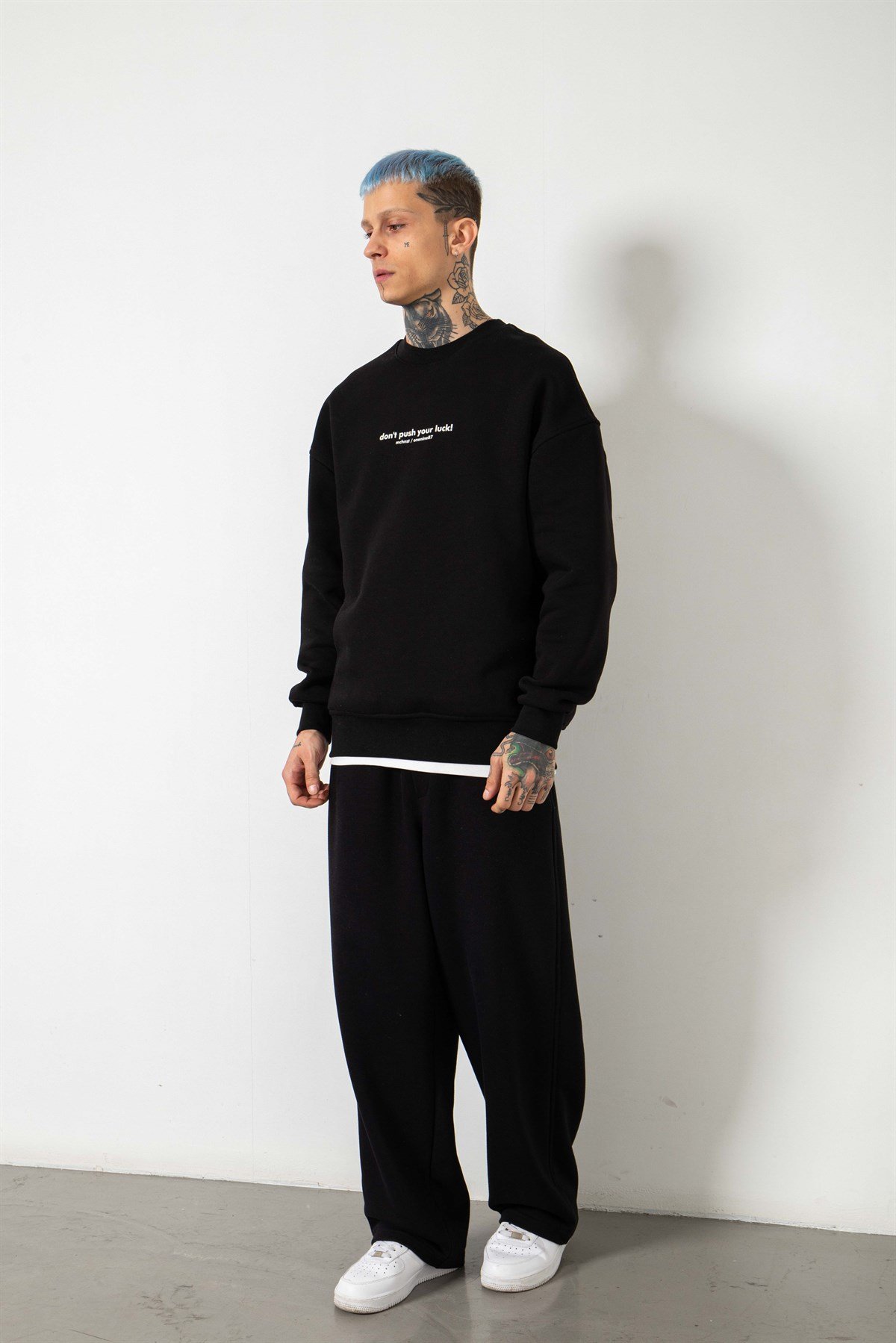 Oversize Dirty Hands Baskılı Sweatshirt SİYAH
