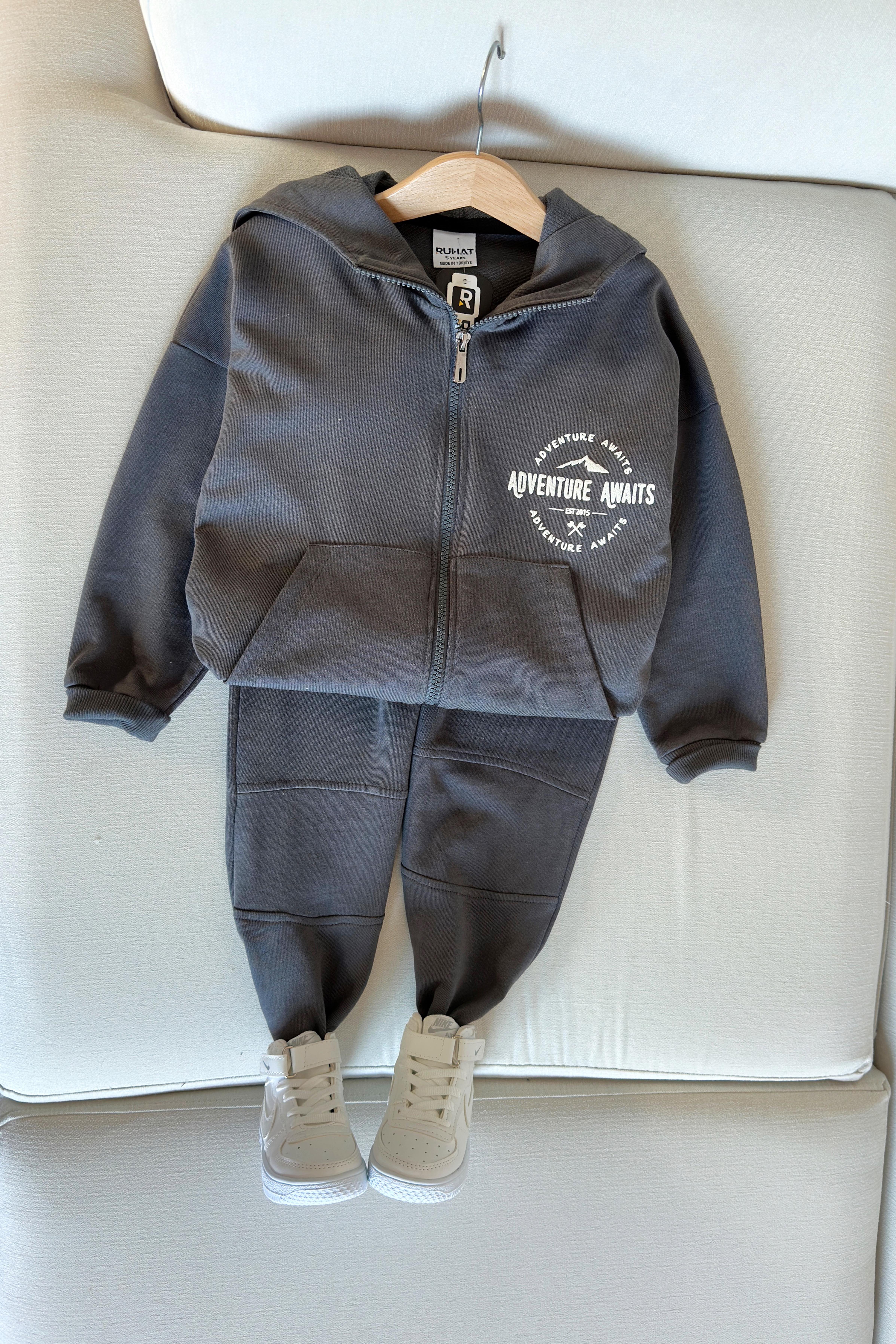 Advanture Baskılı Fermuarlı Çocuk Takım Antrasit