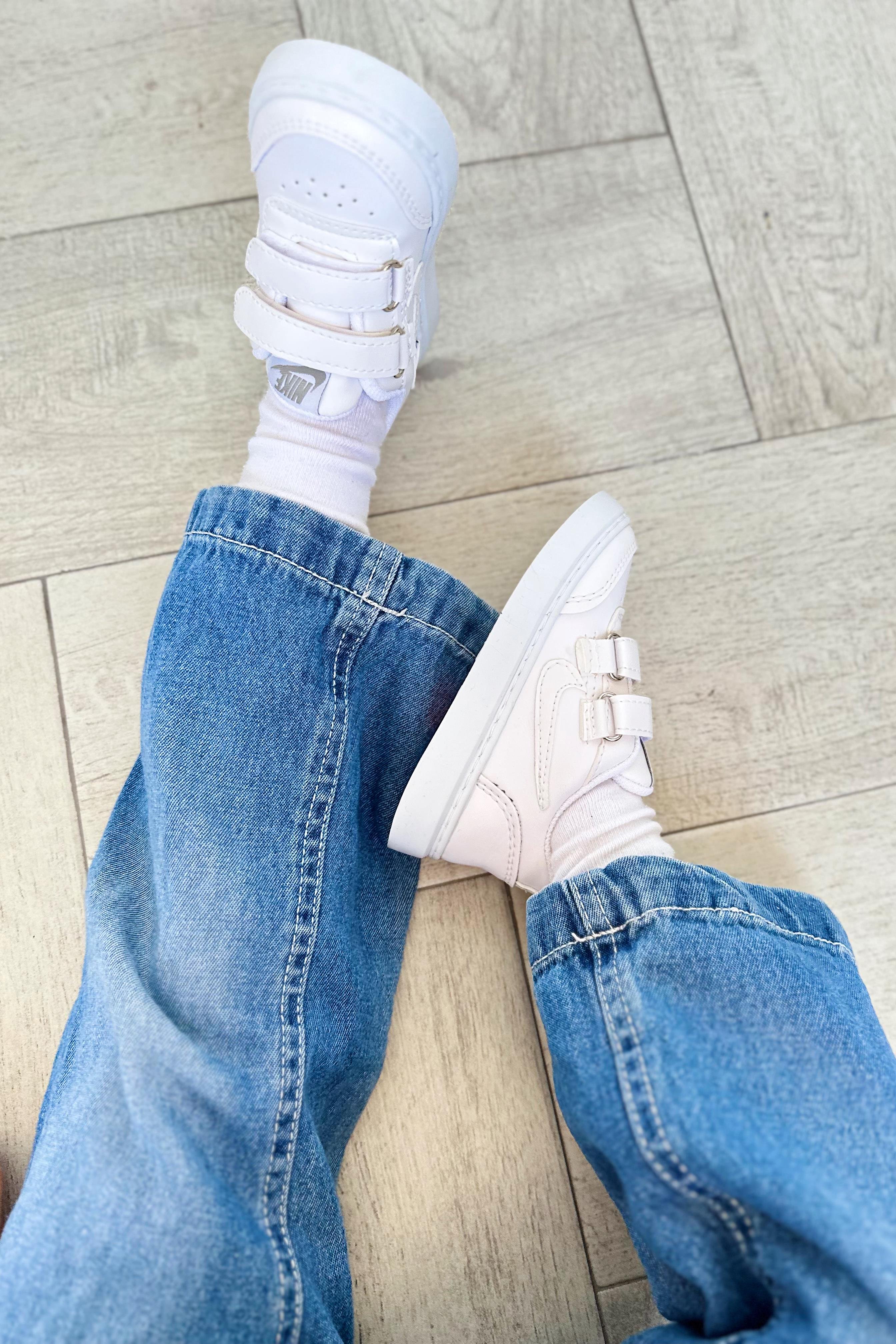 Amblem Baskılı Cırtlı Çocuk Spor Ayakkabı Beyaz