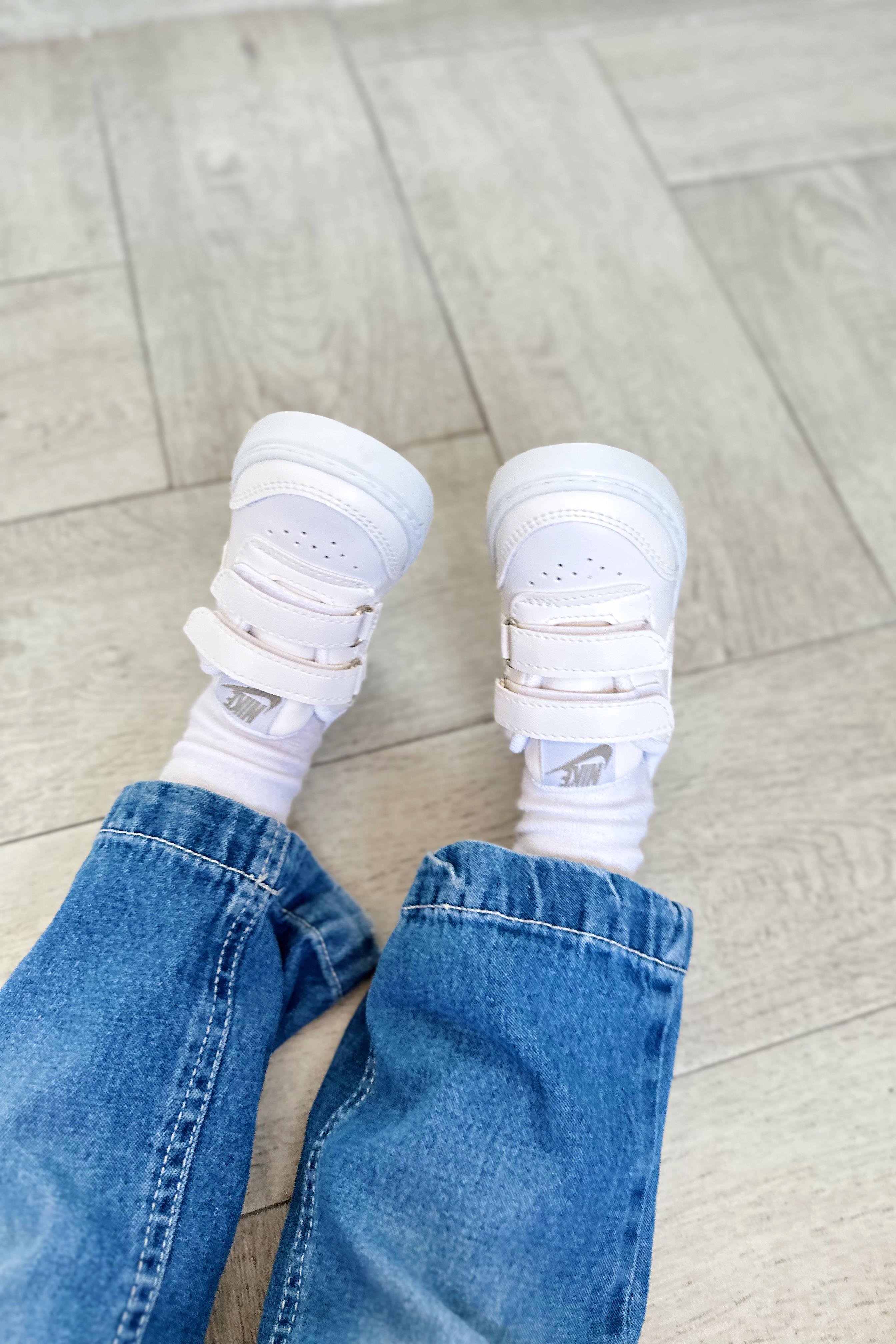 Amblem Baskılı Cırtlı Çocuk Spor Ayakkabı Beyaz