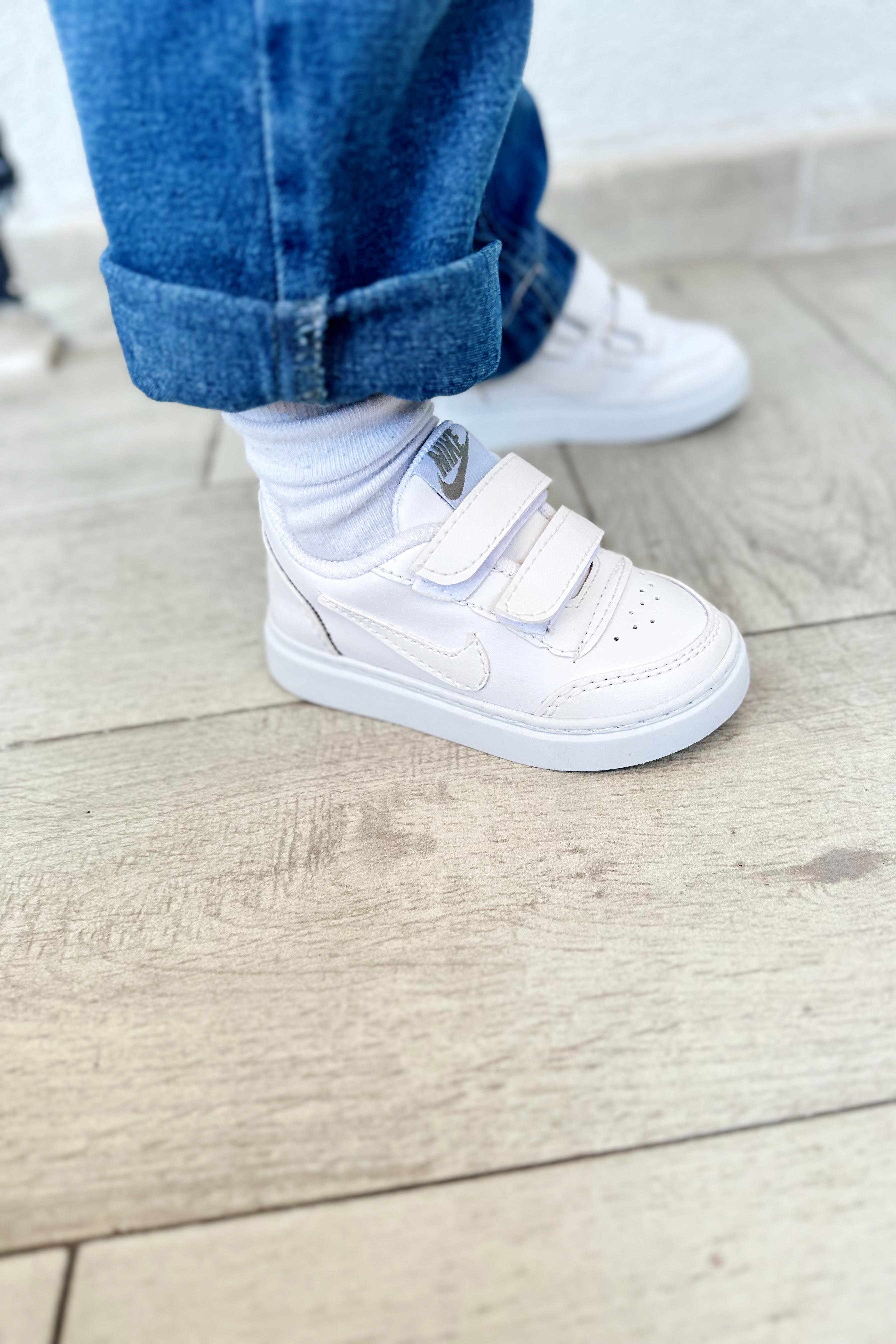 Amblem Baskılı Cırtlı Çocuk Spor Ayakkabı Beyaz