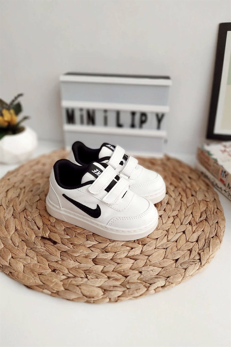 Amblem Baskılı Çocuk Spor Ayakkabı Beyaz Siyah