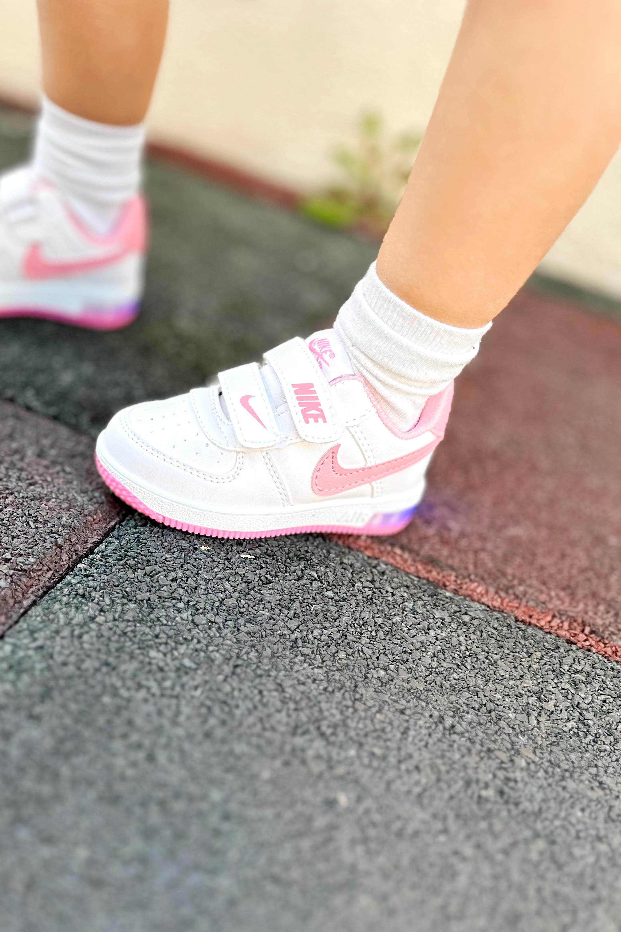 Amblem Baskılı Işıklı Çocuk Spor Ayakkabı Beyaz Pembe