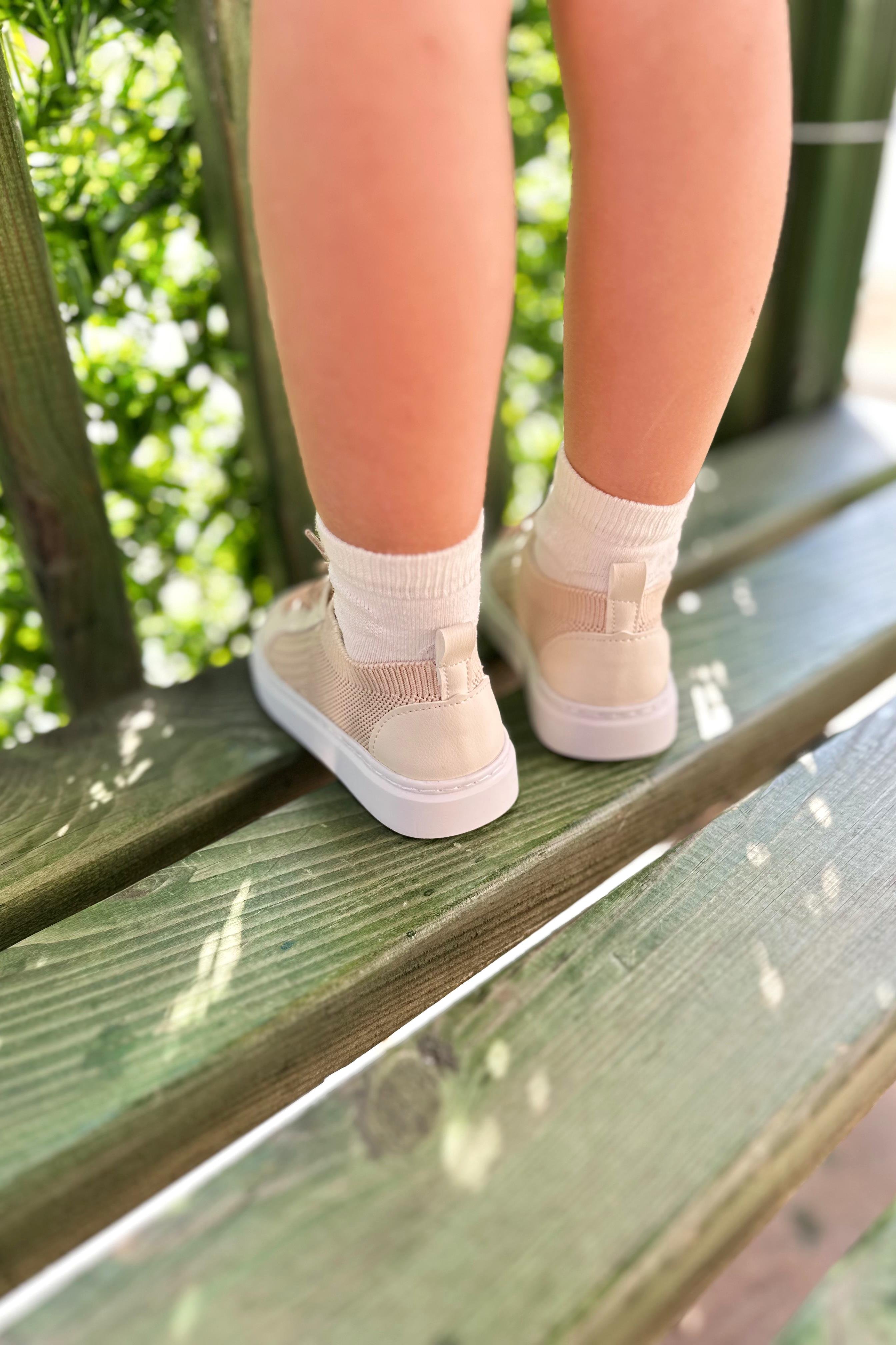 Bağcıklı Fileli Açık Kahve Ayakkabı