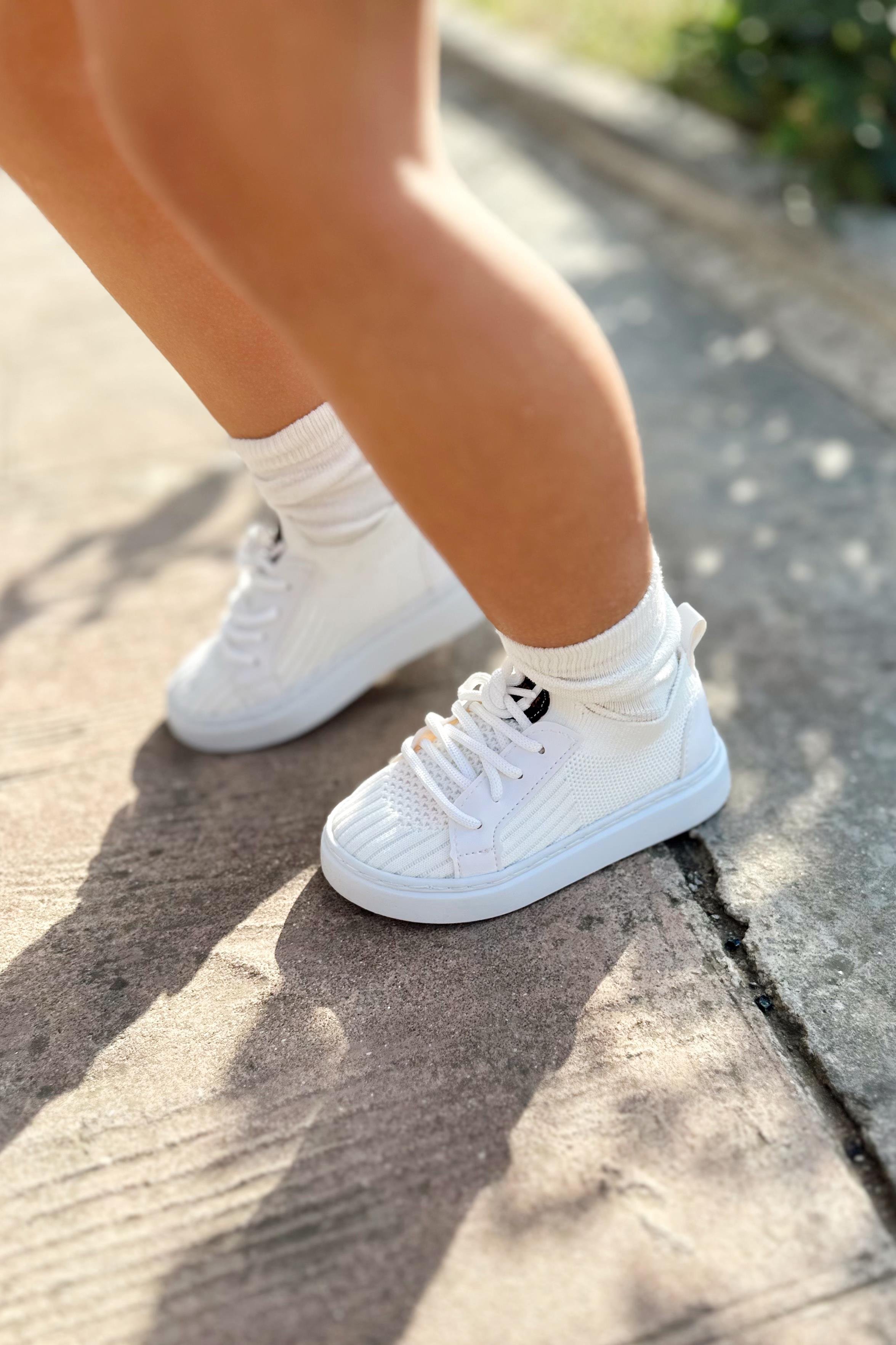 Bağcıklı Fileli Beyaz Ayakkabı