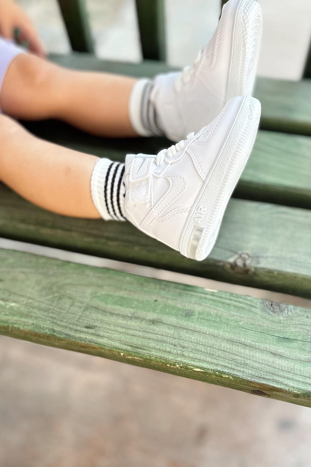 Bağcıklı Işıklı Çocuk Beyaz Ayakkabı