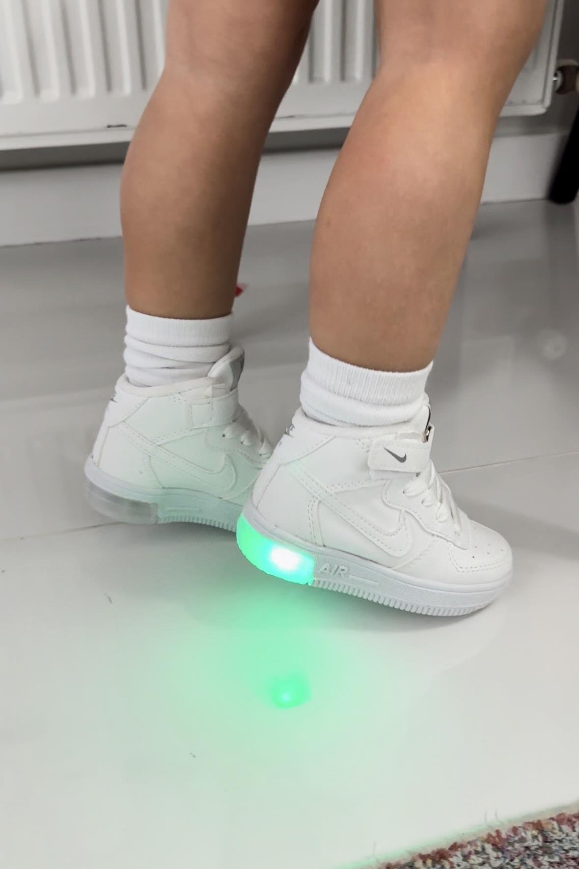 Bağcıklı Işıklı Çocuk Beyaz Ayakkabı