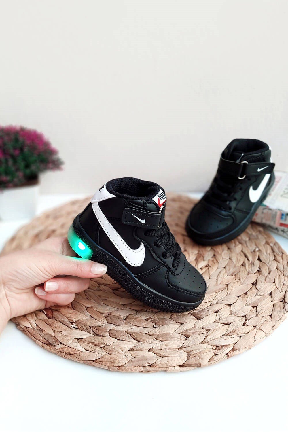 Bağcıklı Işıklı Çocuk Yarım Bot Siyah