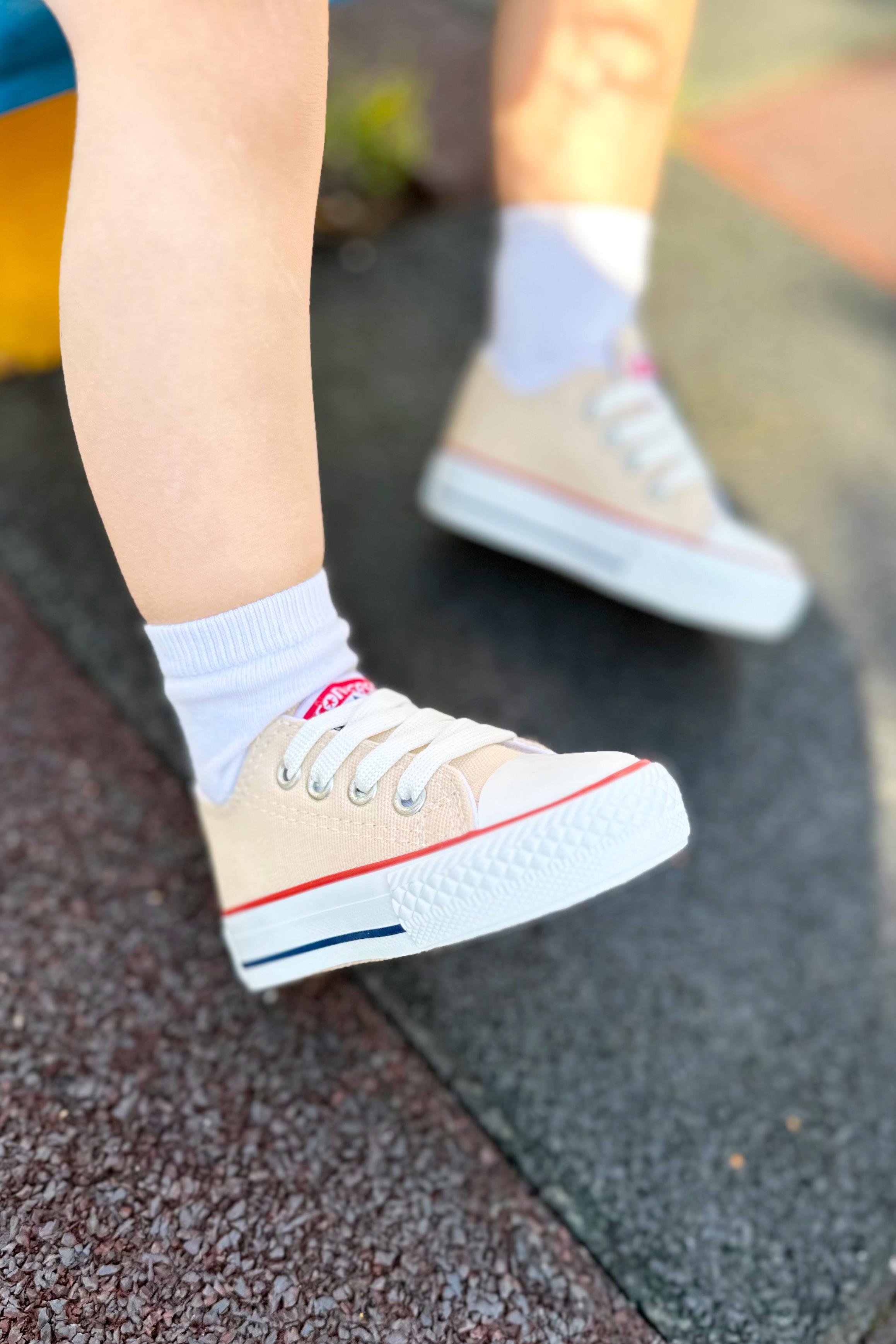 Bağcıklı Tabanı Şeritli Çocuk Spor Ayakkabı Bej