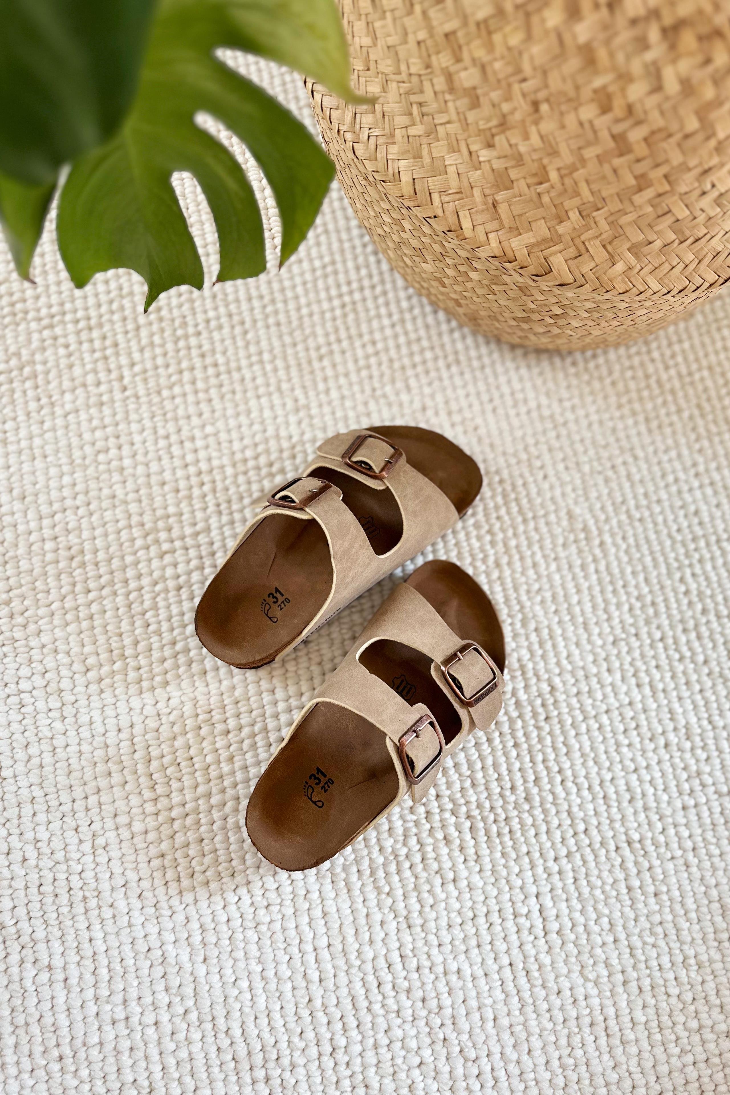 Çift Tokalı Çocuk Terlik Bej