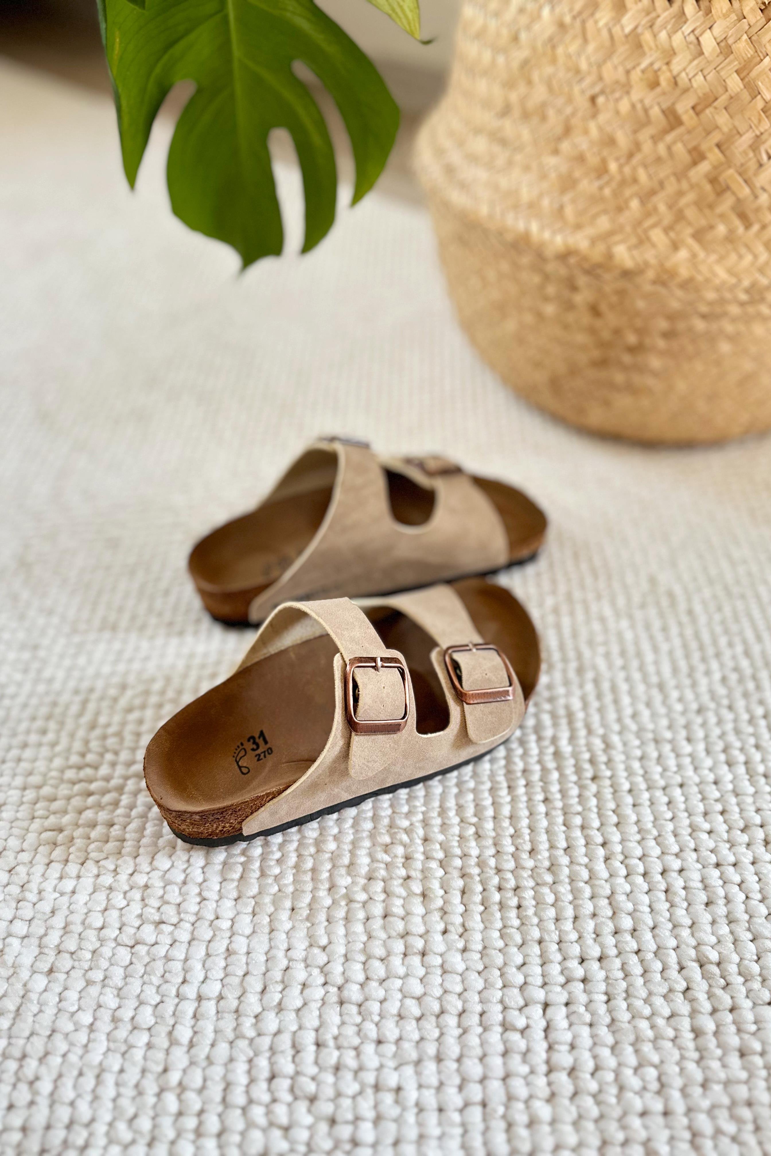 Çift Tokalı Çocuk Terlik Bej