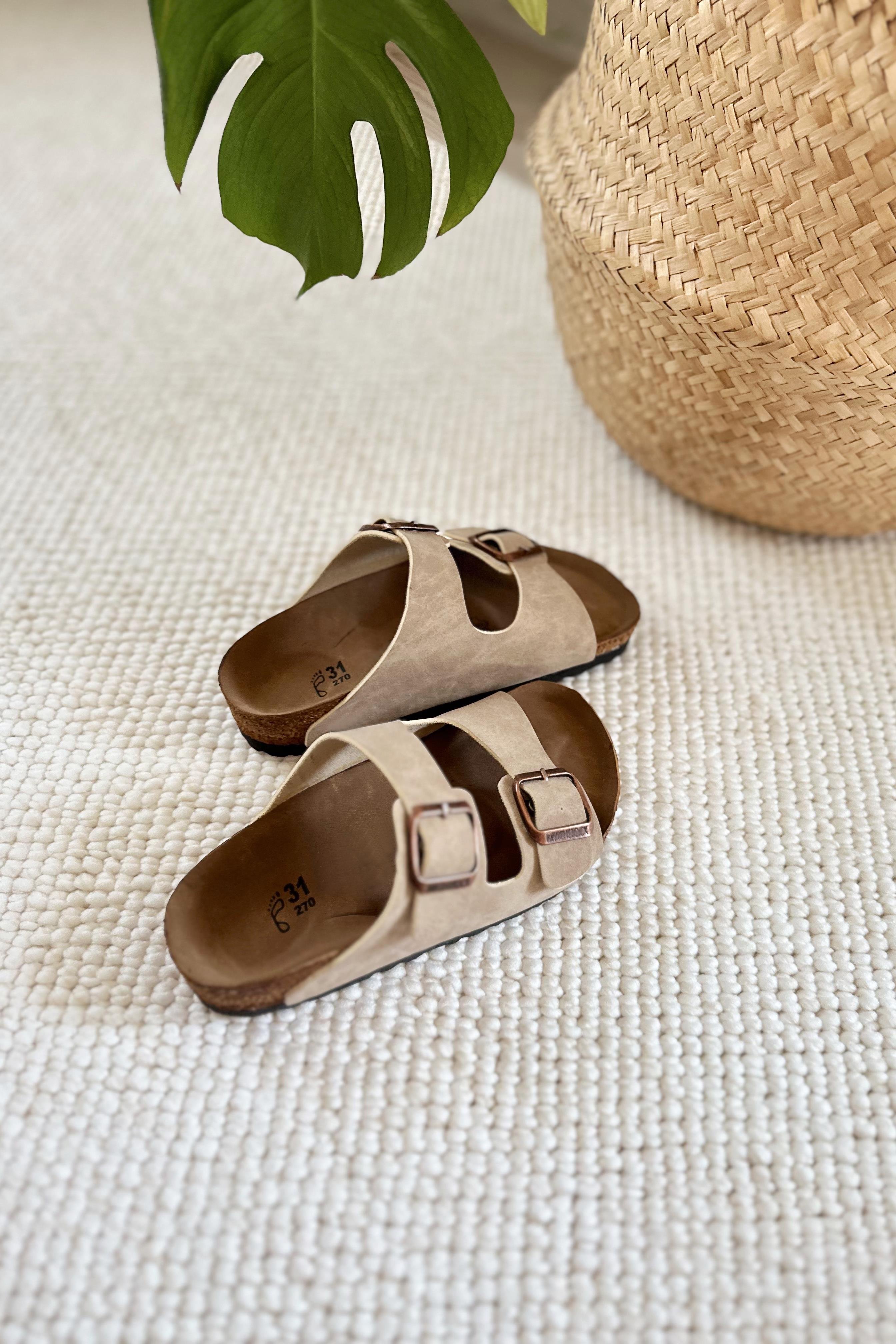 Çift Tokalı Çocuk Terlik Bej