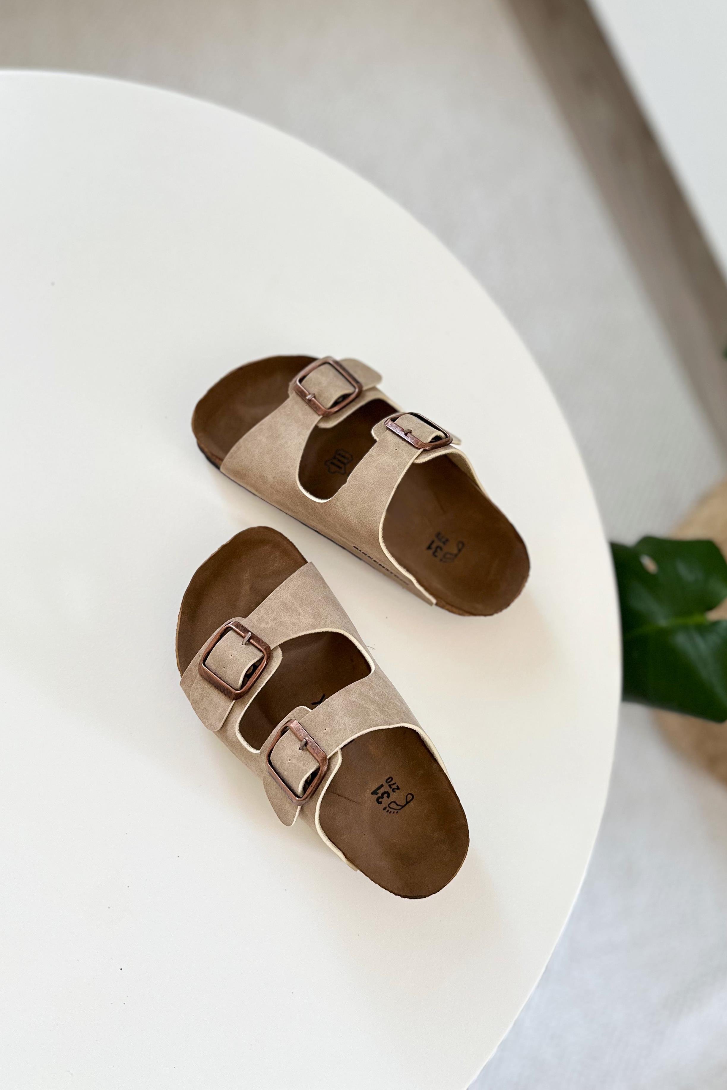 Çift Tokalı Çocuk Terlik Bej