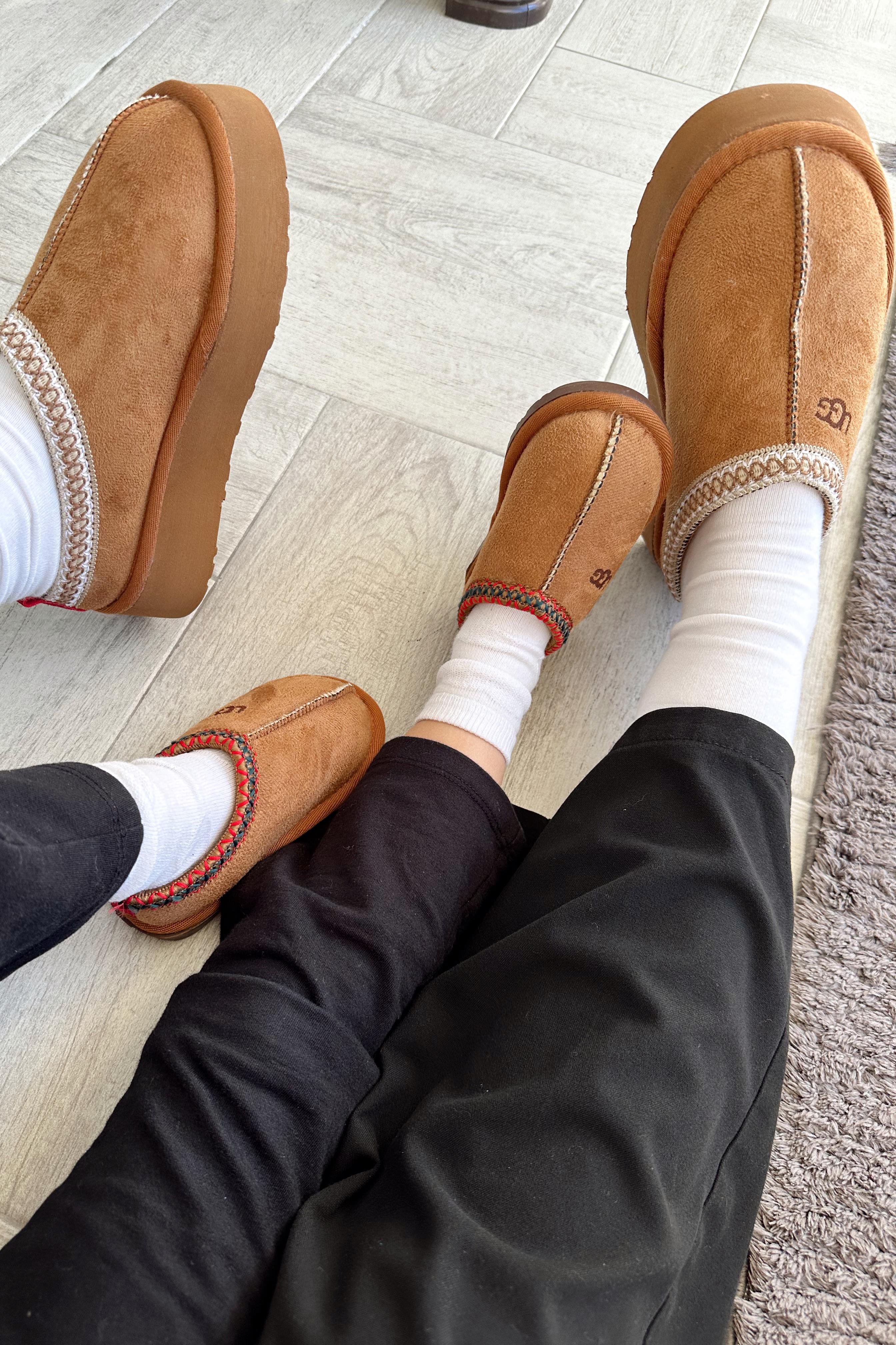 İçi Tüylü Ultra Mini Kadın Bot Taba