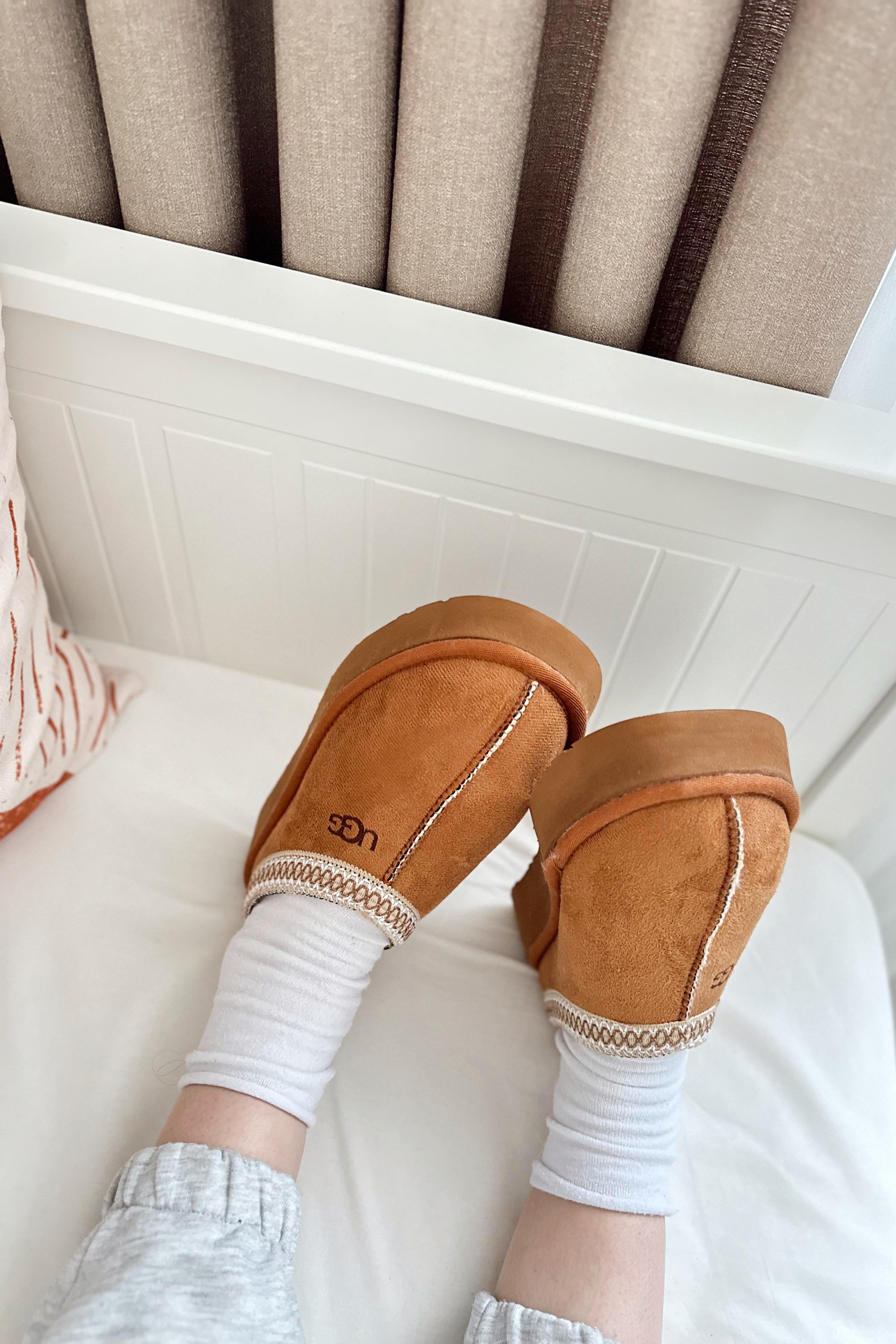 İçi Tüylü Ultra Mini Kadın Bot Taba