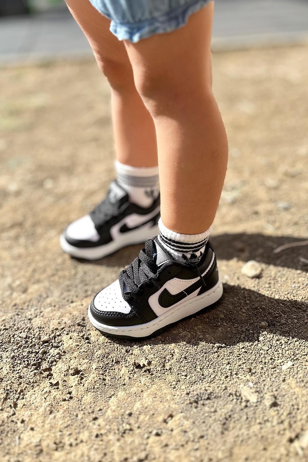 Jordan Baskılı Bağcıklı Çocuk Spor Ayakkabı Beyaz Siyah