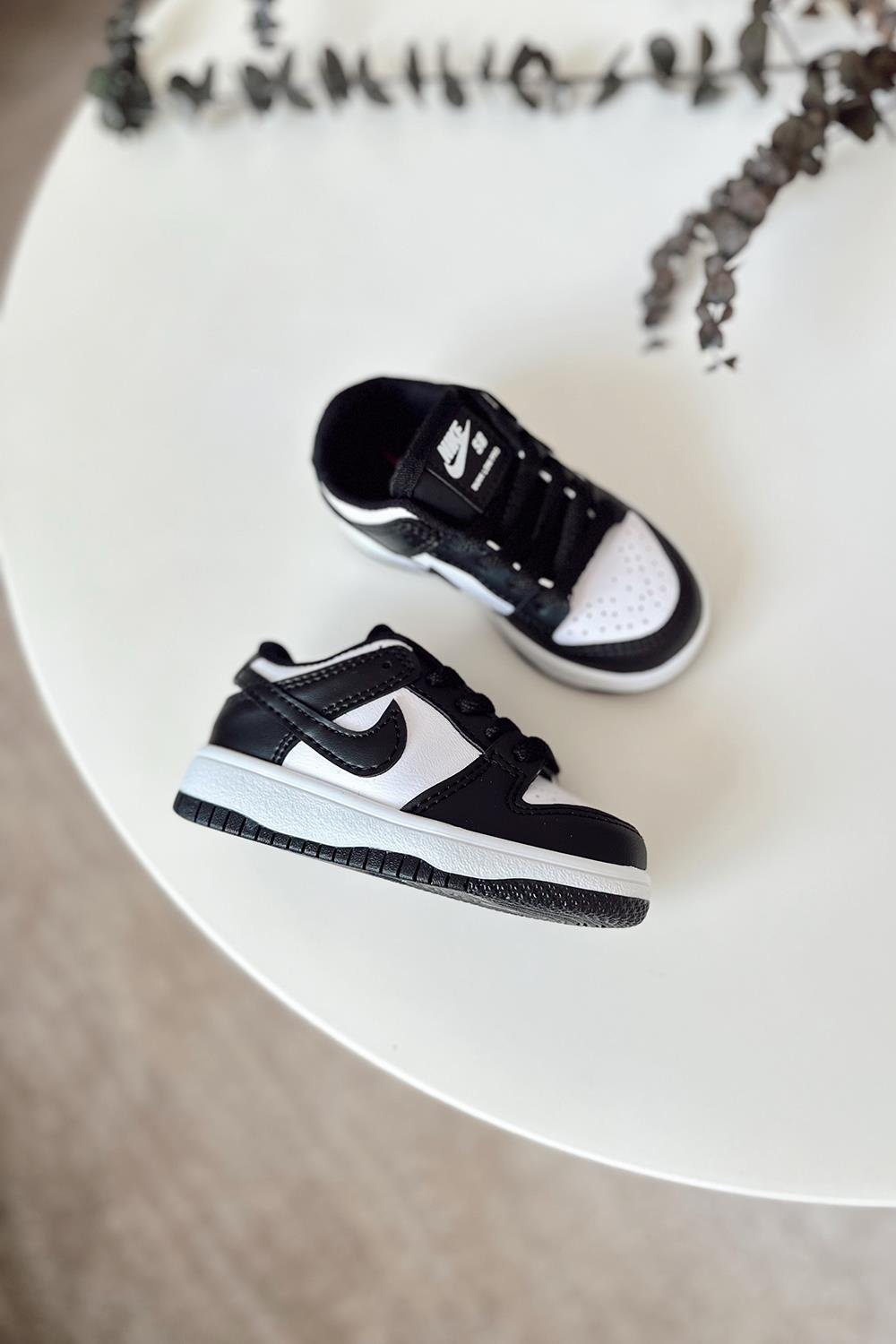 Jordan Baskılı Bağcıklı Çocuk Spor Ayakkabı Beyaz Siyah