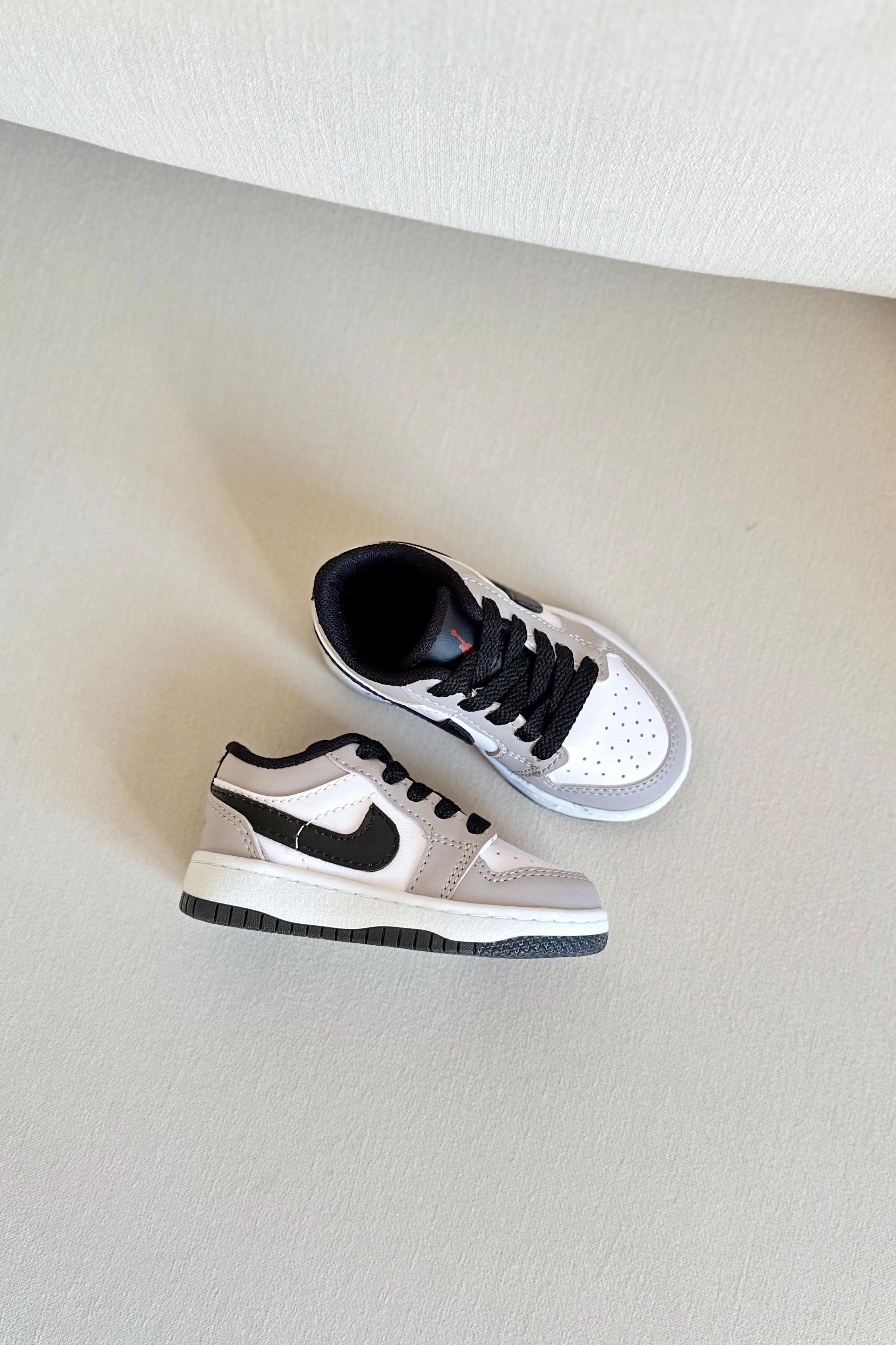 Jordan Baskılı Bağcıklı Çocuk Spor Ayakkabı Gri Siyah