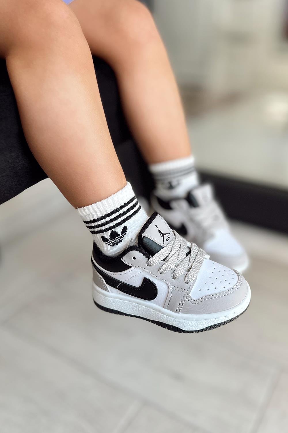 Jordan Baskılı Bağcıklı Çocuk Spor Ayakkabı Gri Siyah