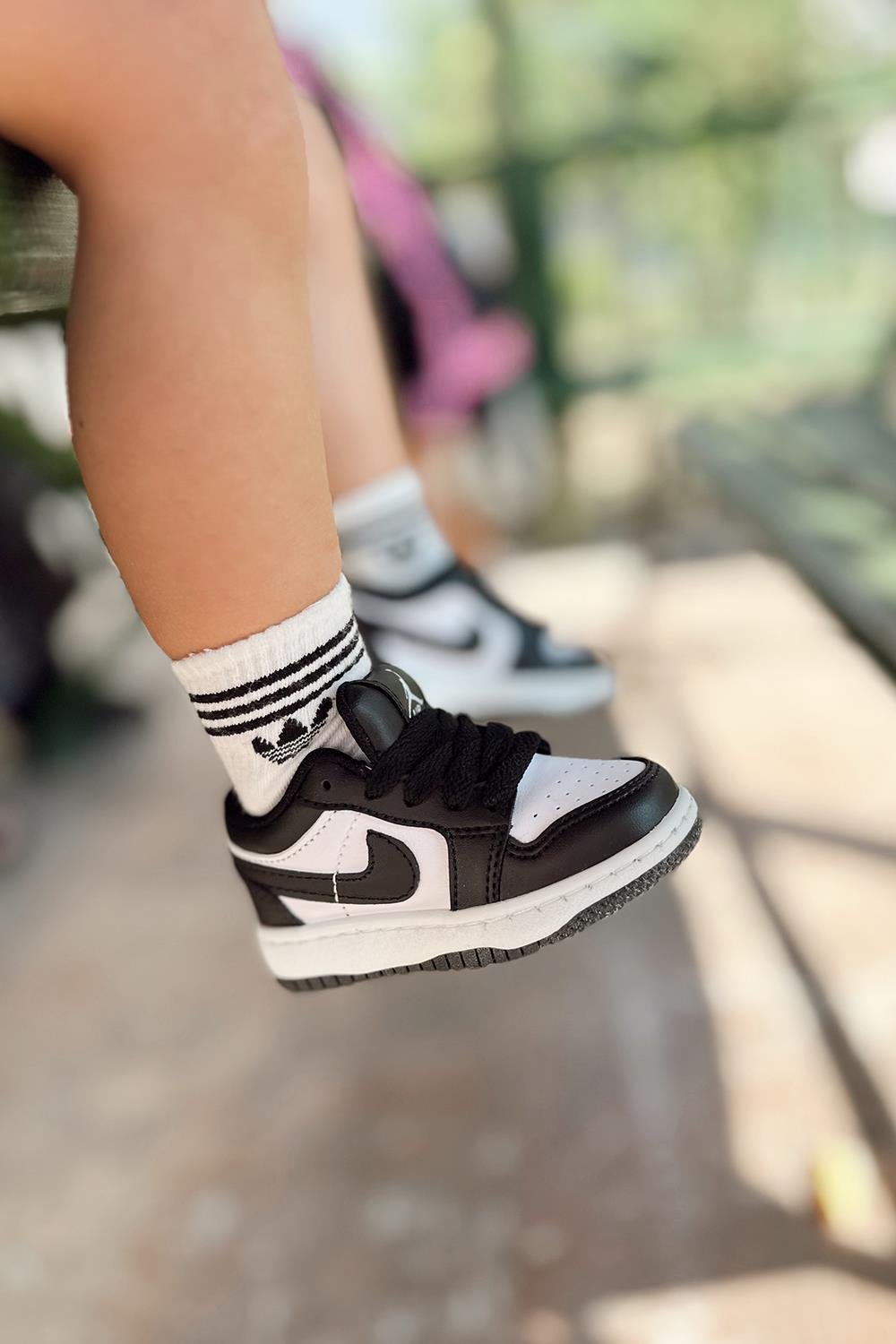 Jordan Baskılı Bağcıklı Çocuk Spor Ayakkabı Beyaz Siyah