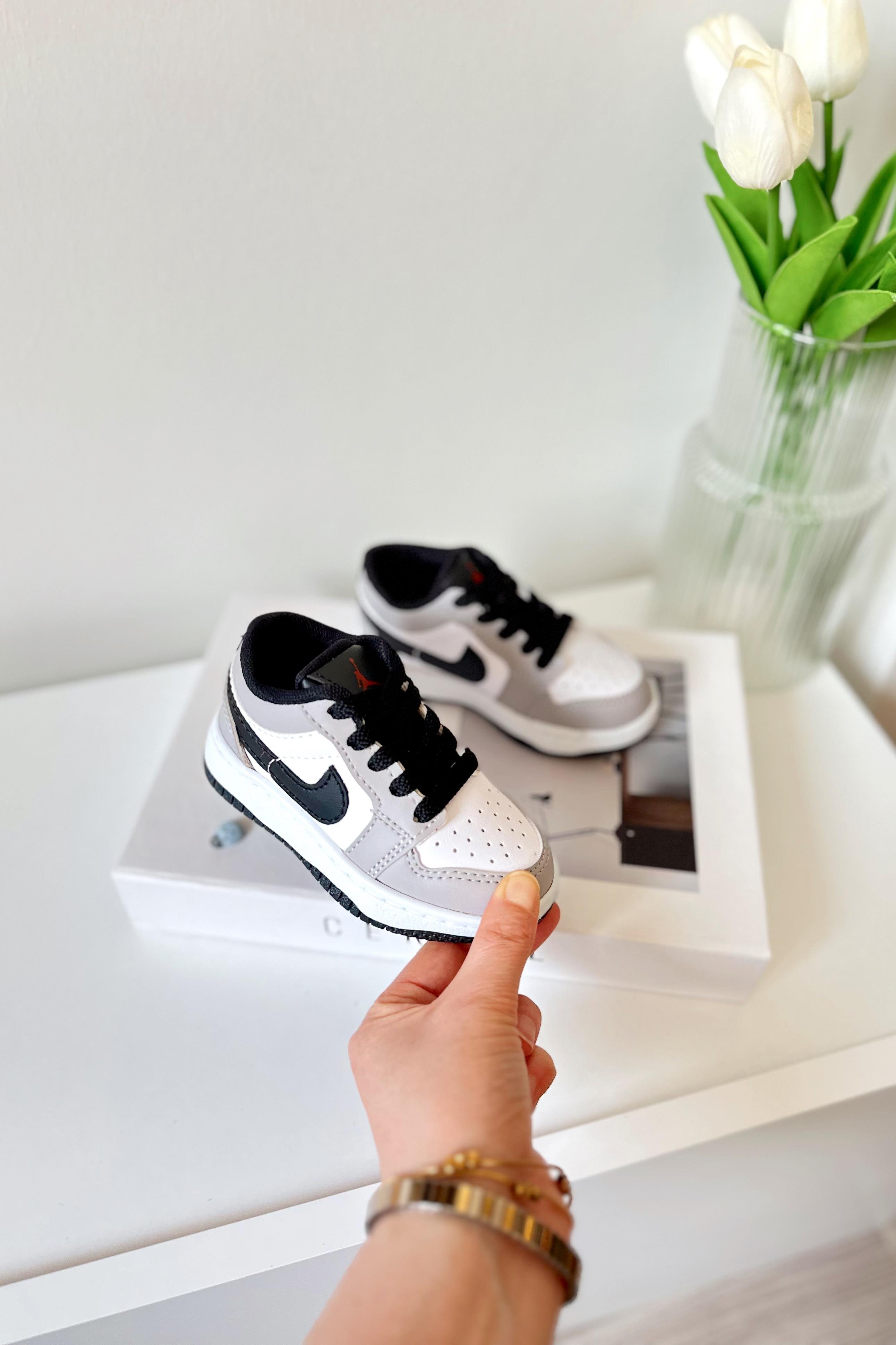 Jordan Baskılı Bağcıklı Çocuk Spor Ayakkabı Gri Siyah