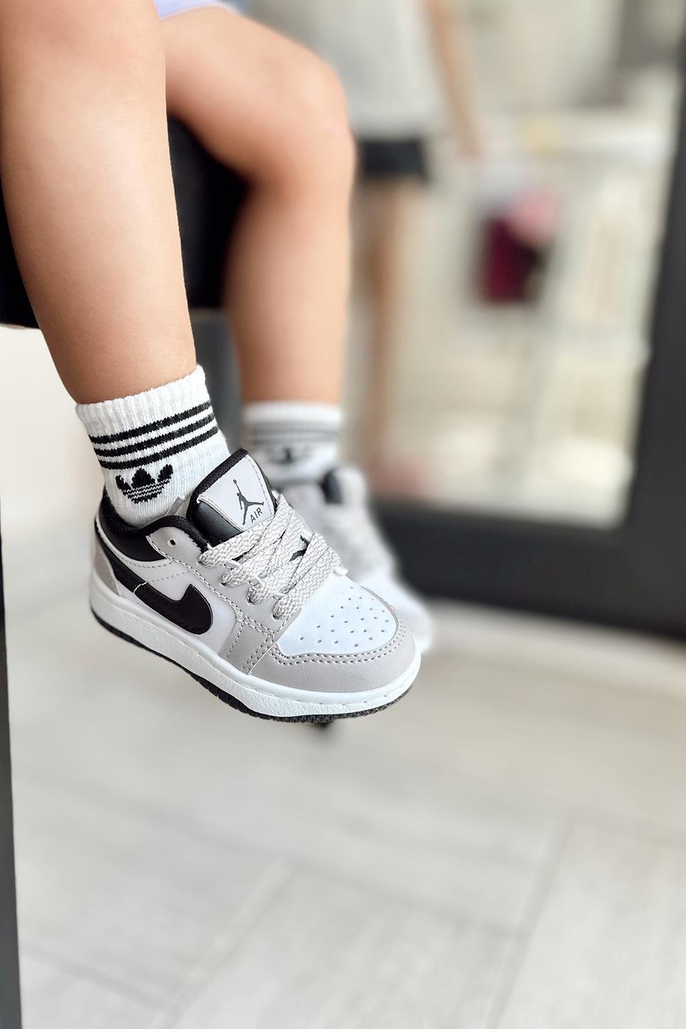 Jordan Baskılı Bağcıklı Çocuk Spor Ayakkabı Gri Siyah