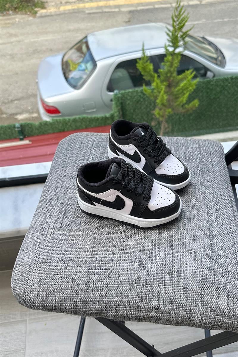 Jordan Baskılı Bağcıklı Çocuk Spor Ayakkabı Beyaz Siyah
