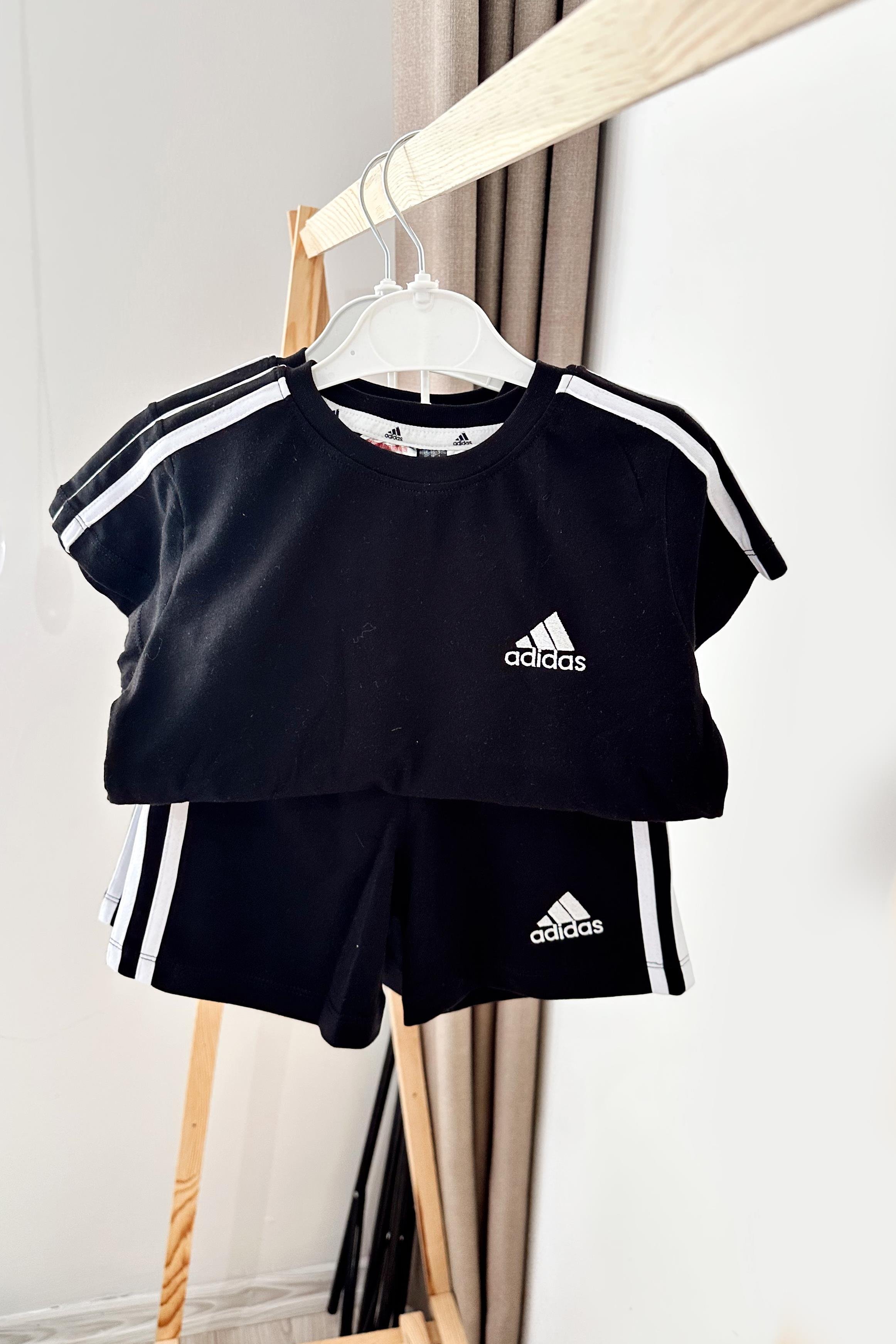 Kolları Çizgili Şortlu Çocuk Takım Siyah