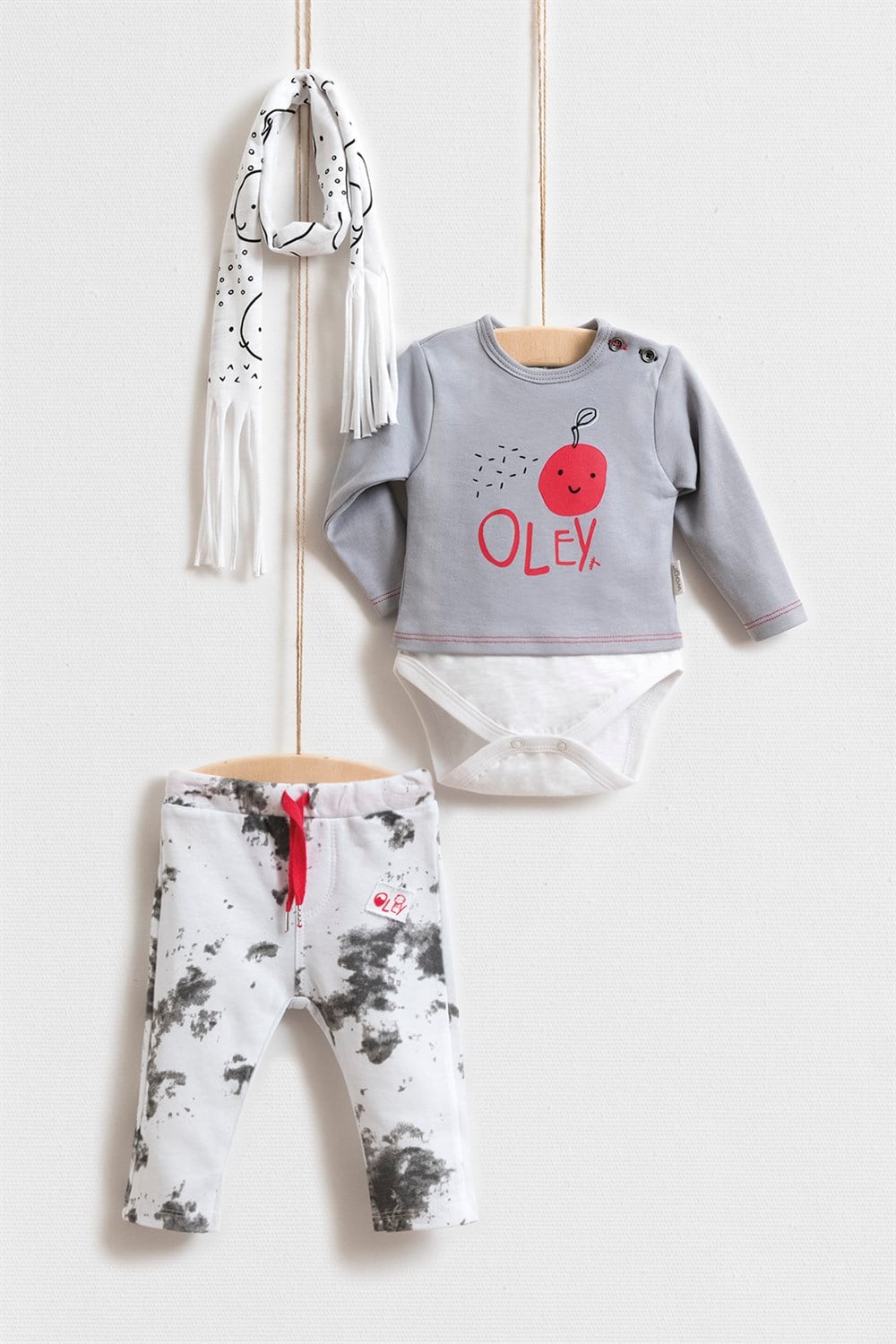 Oley Baskılı Kız ve Erkek Bebek Body Set