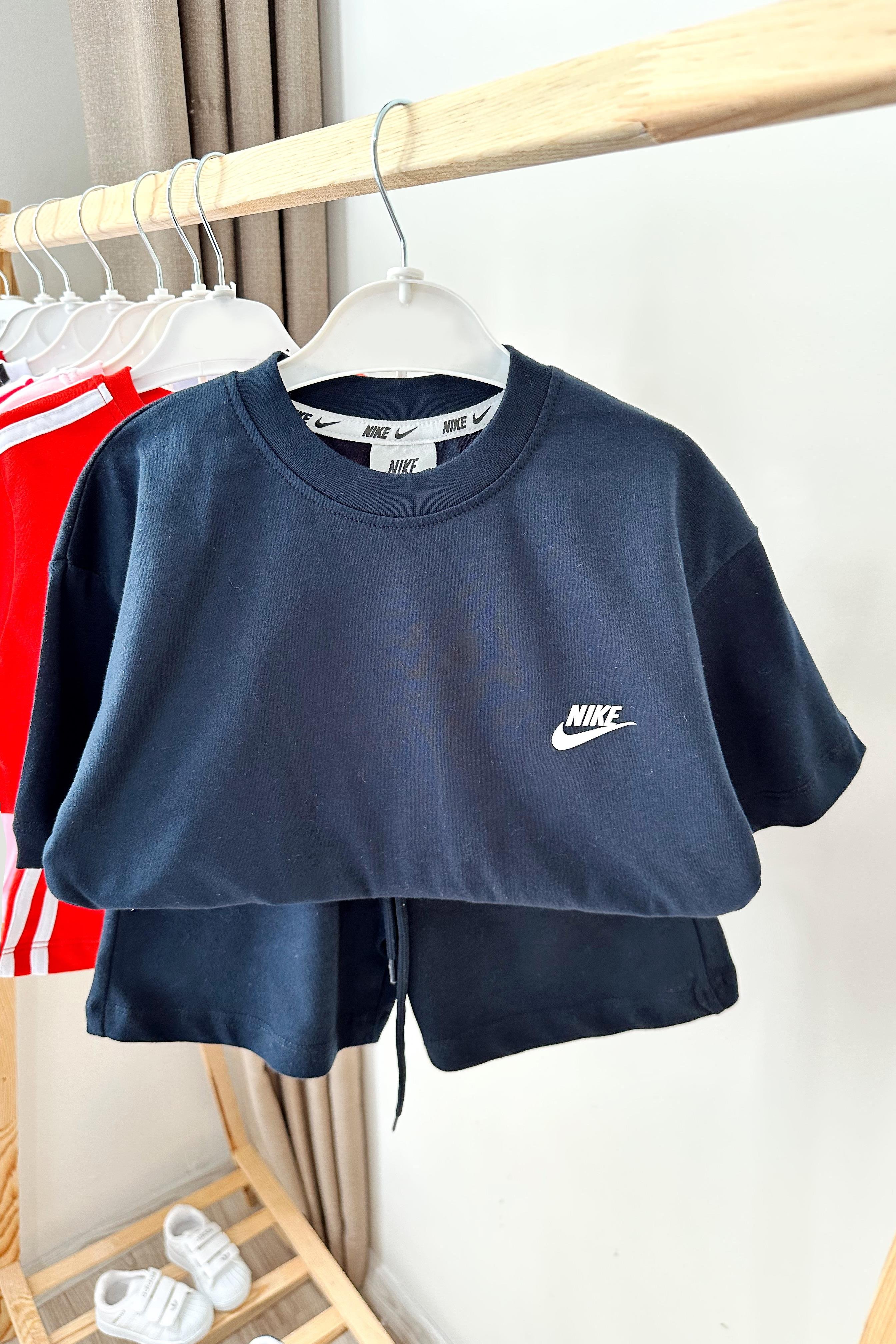 Önü Amblem Baskılı Çocuk Şortlu Takım Lacivert