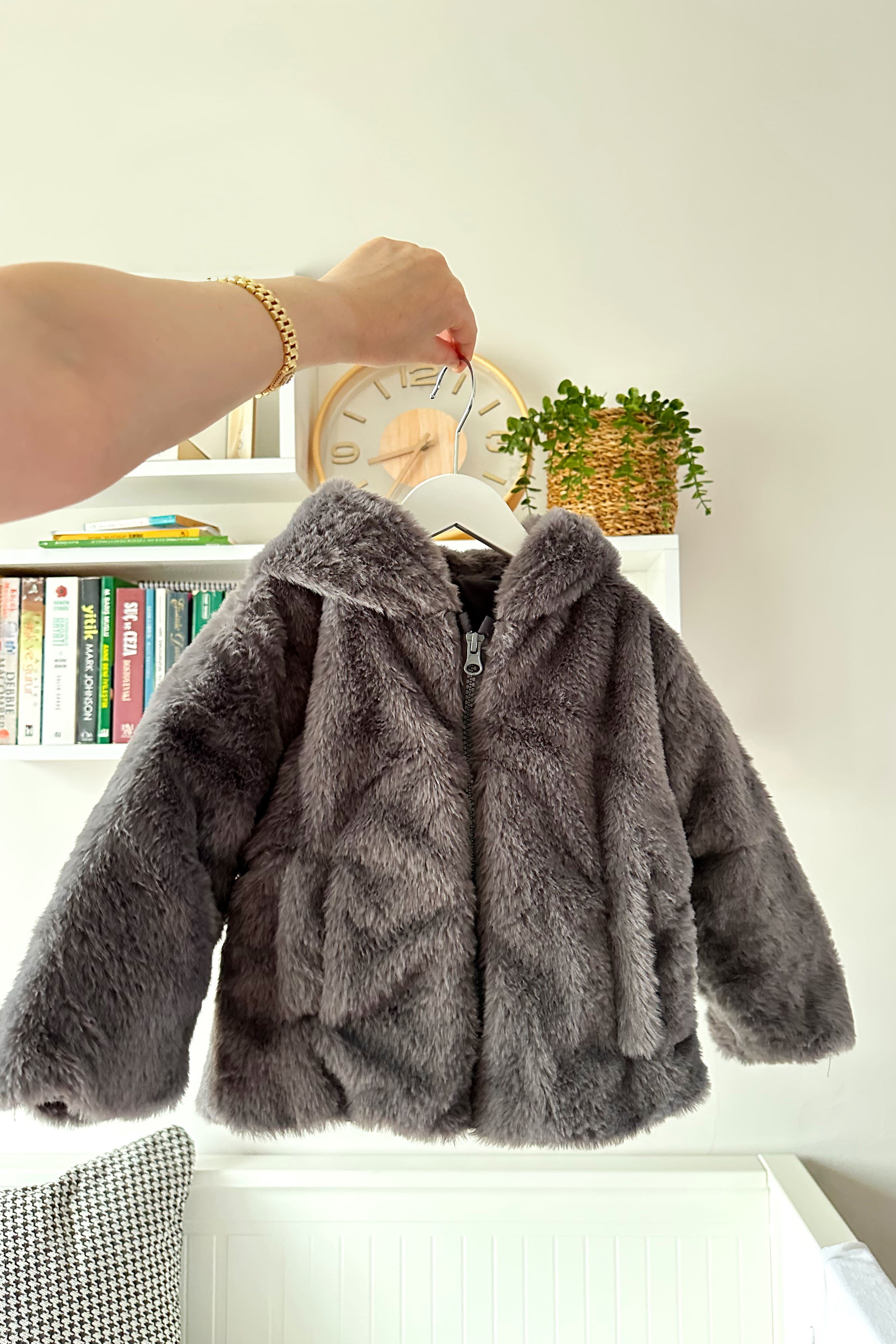 Önü Fermuarlı Kız Çocuk Peluş Mont  Füme