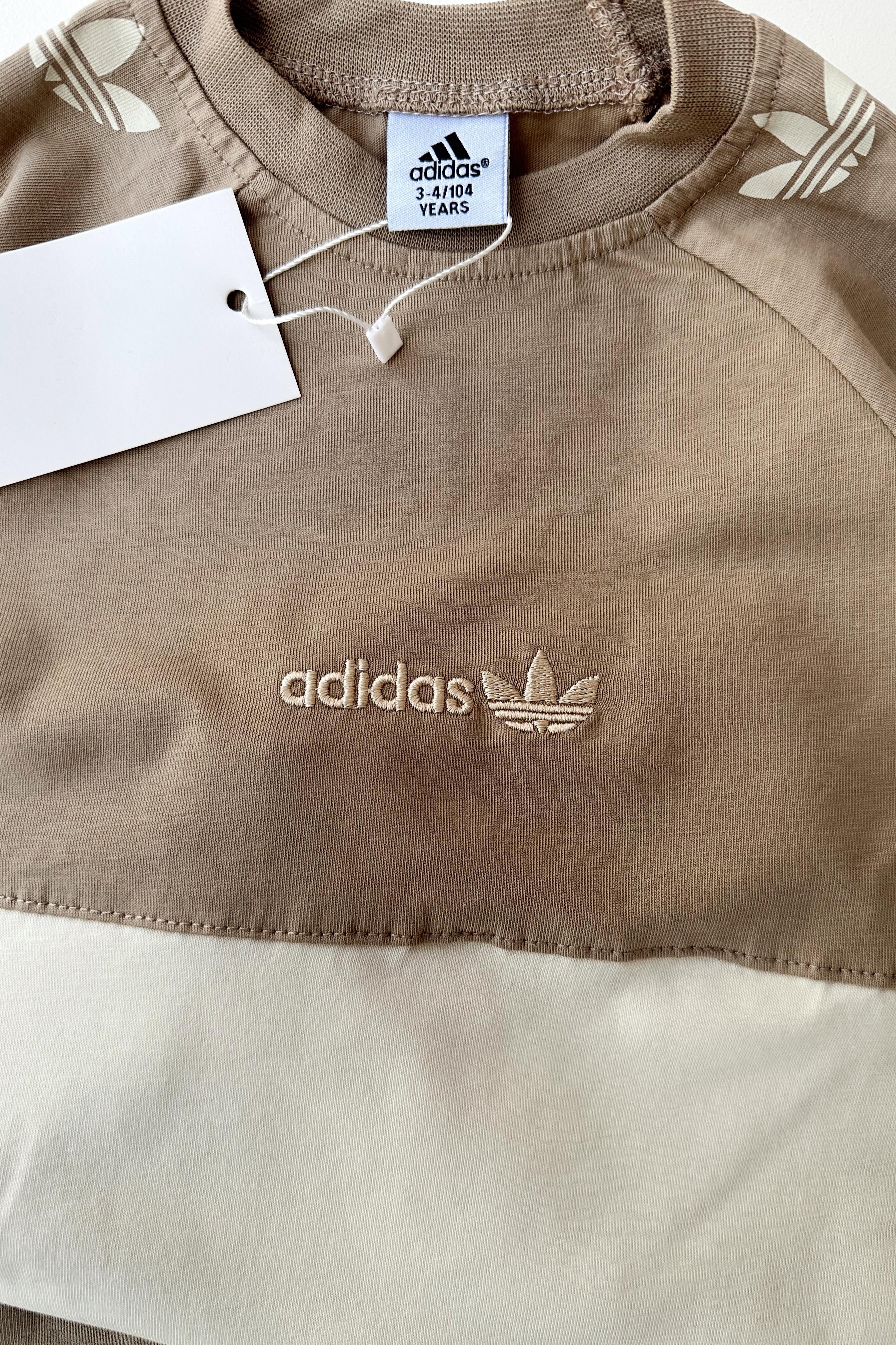 Önü Yazı Baskılı Çocuk Şortlu Takım Bej