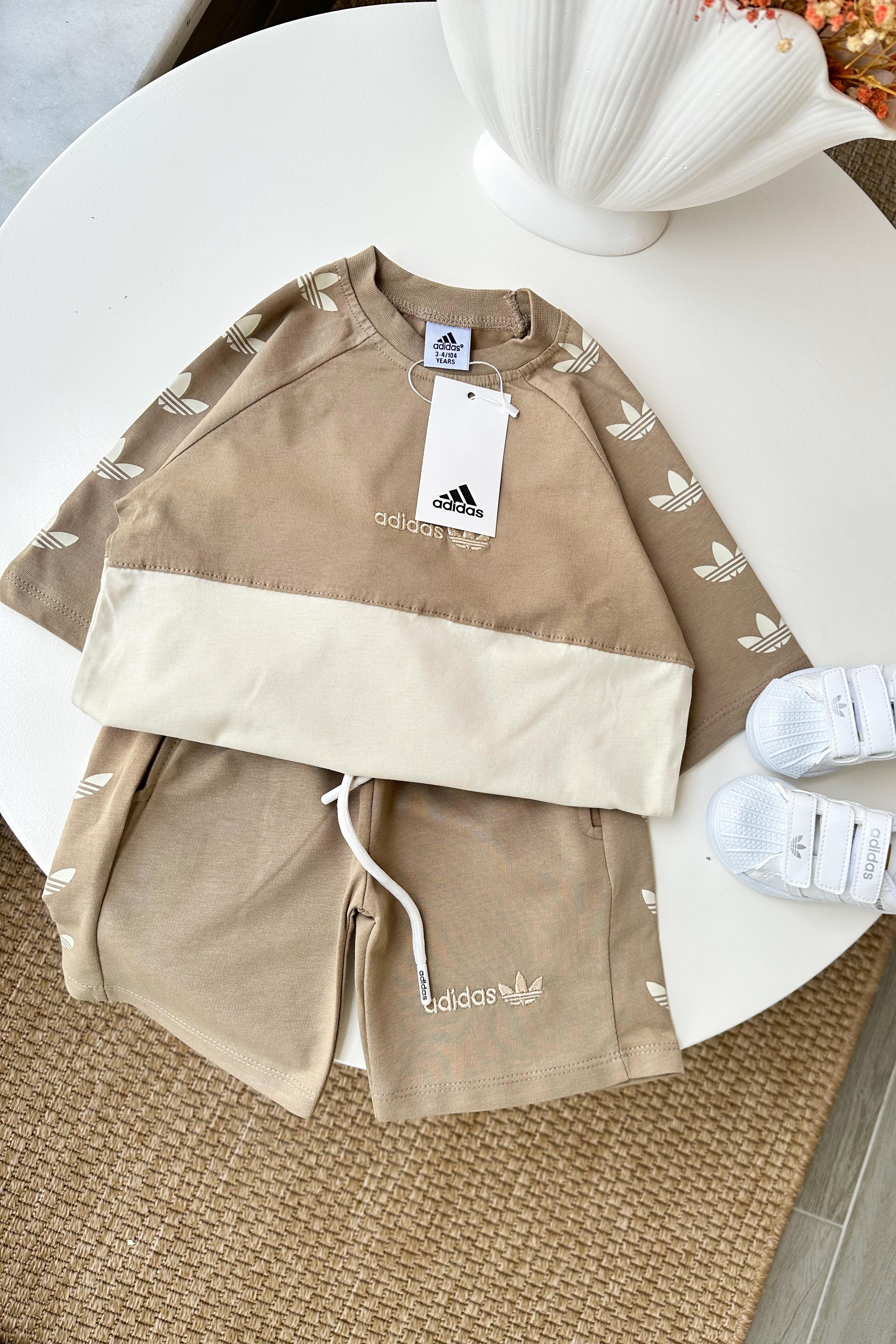 Önü Yazı Baskılı Çocuk Şortlu Takım Bej