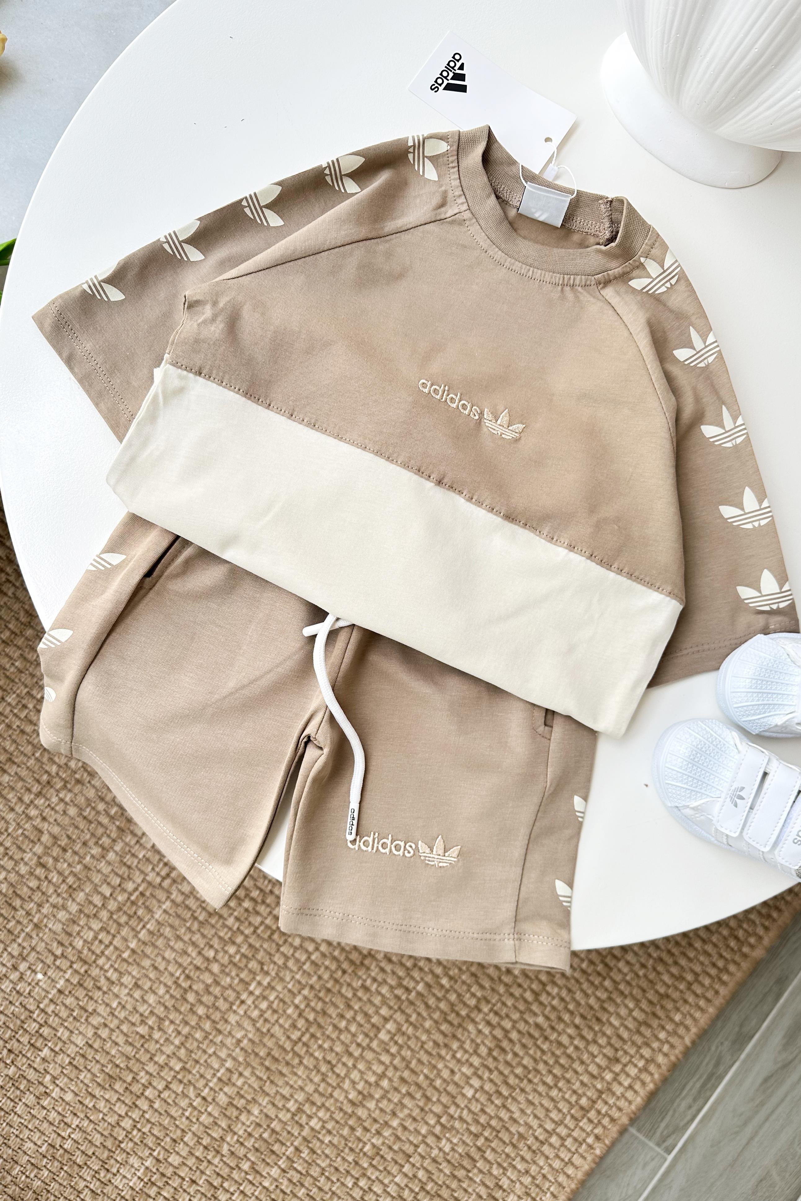 Önü Yazı Baskılı Çocuk Şortlu Takım Bej