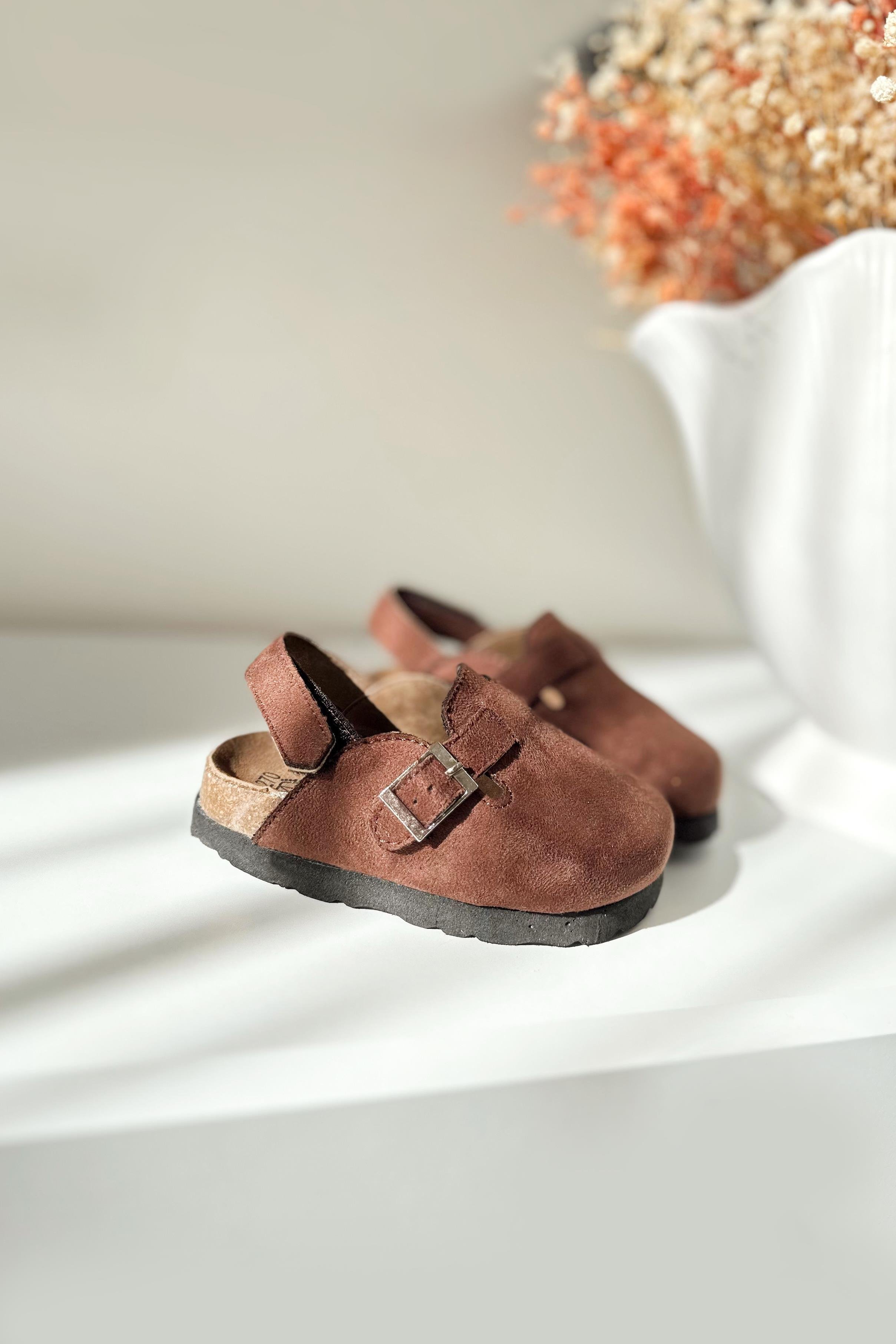 Tokalı Çocuk Terlik Kahverengi