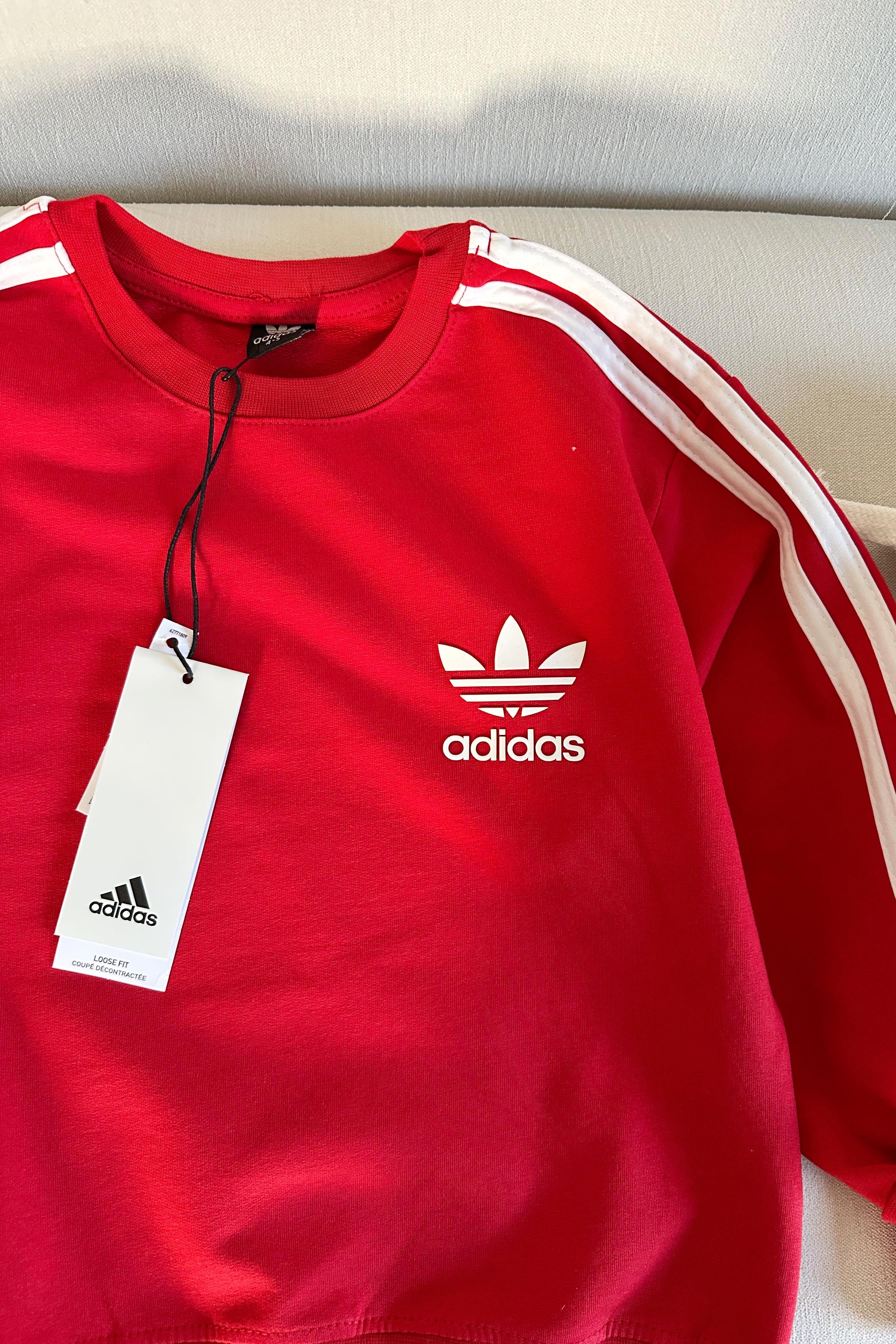 Yanı Çizgili Çocuk Eşofman Takımı Farklı Amblem Kırmızı Beyaz