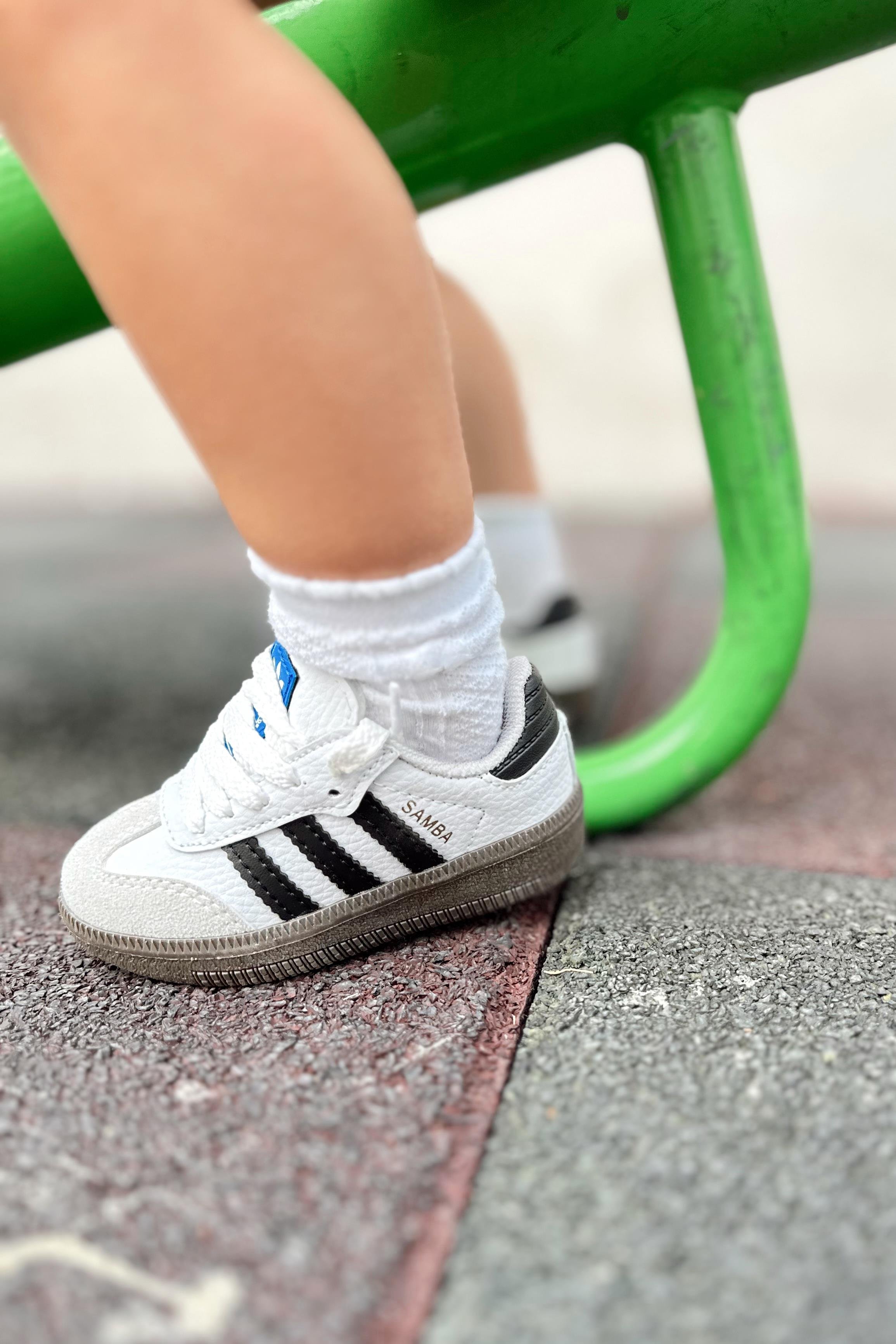 Yanı Çizgili Yazı Baskılı Çocuk Spor Ayakkabı Beyaz Siyah