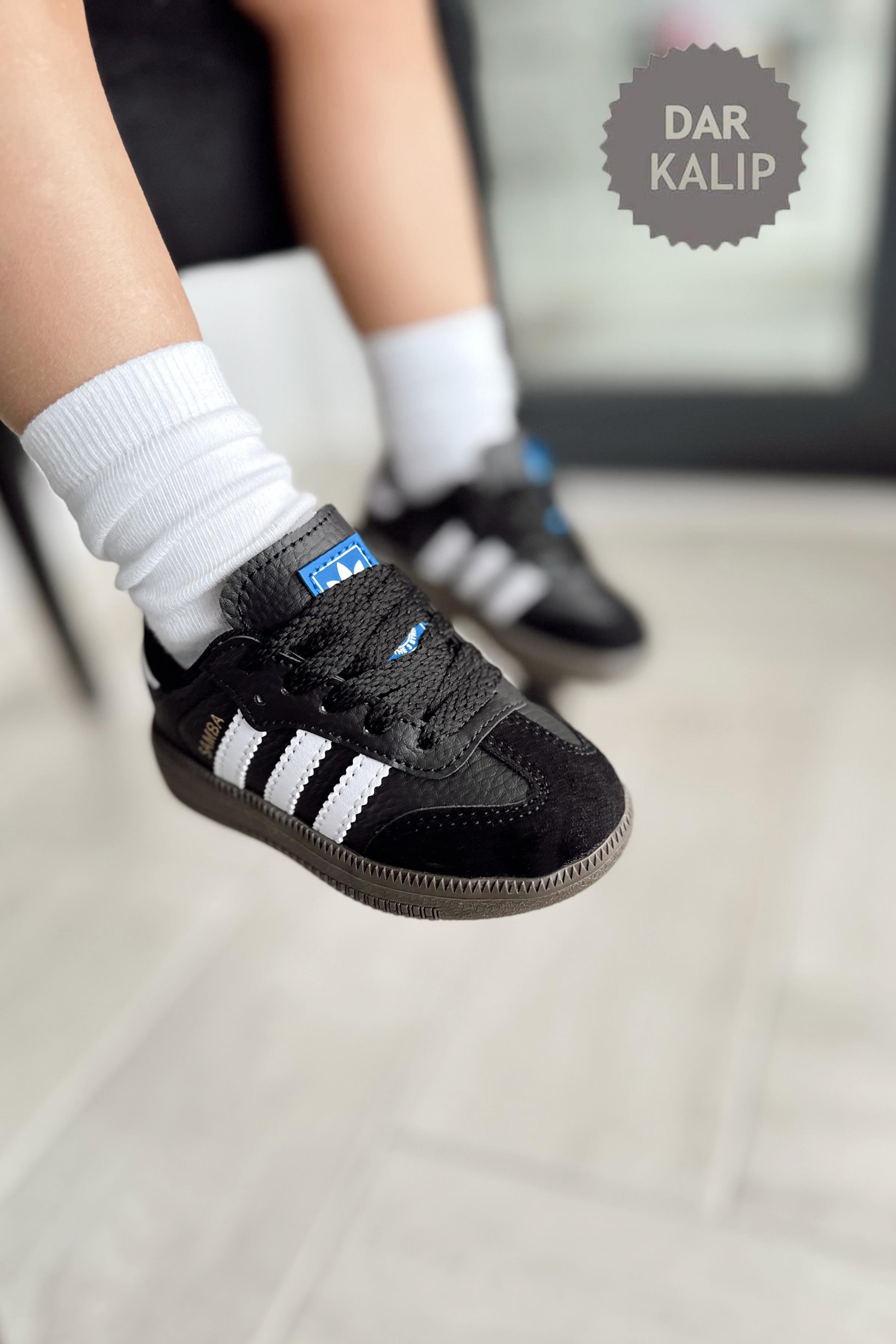 Yanı Çizgili Yazı Baskılı Çocuk Spor Ayakkabı Siyah Beyaz